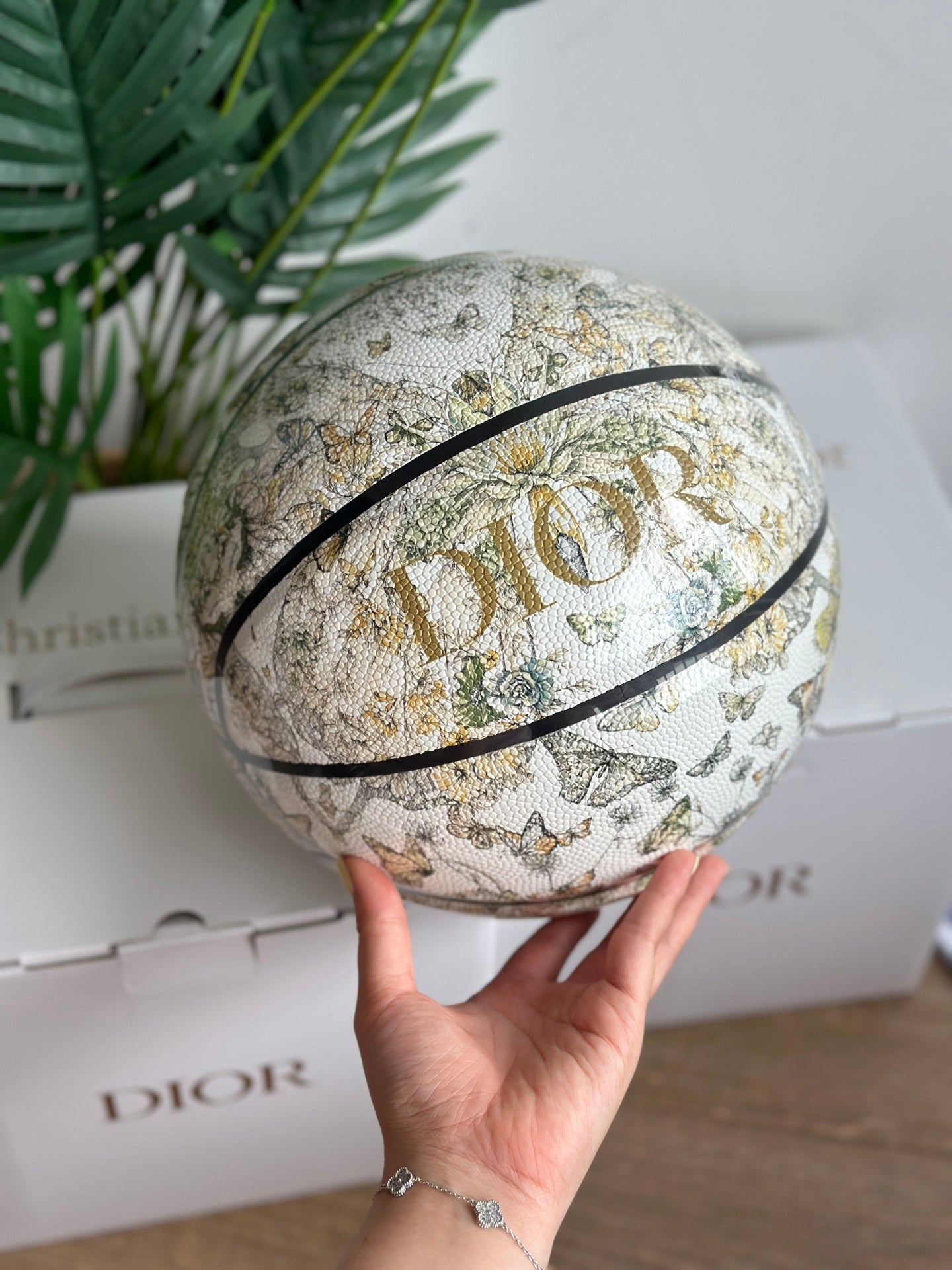DIOR FLORA BASKETBALL