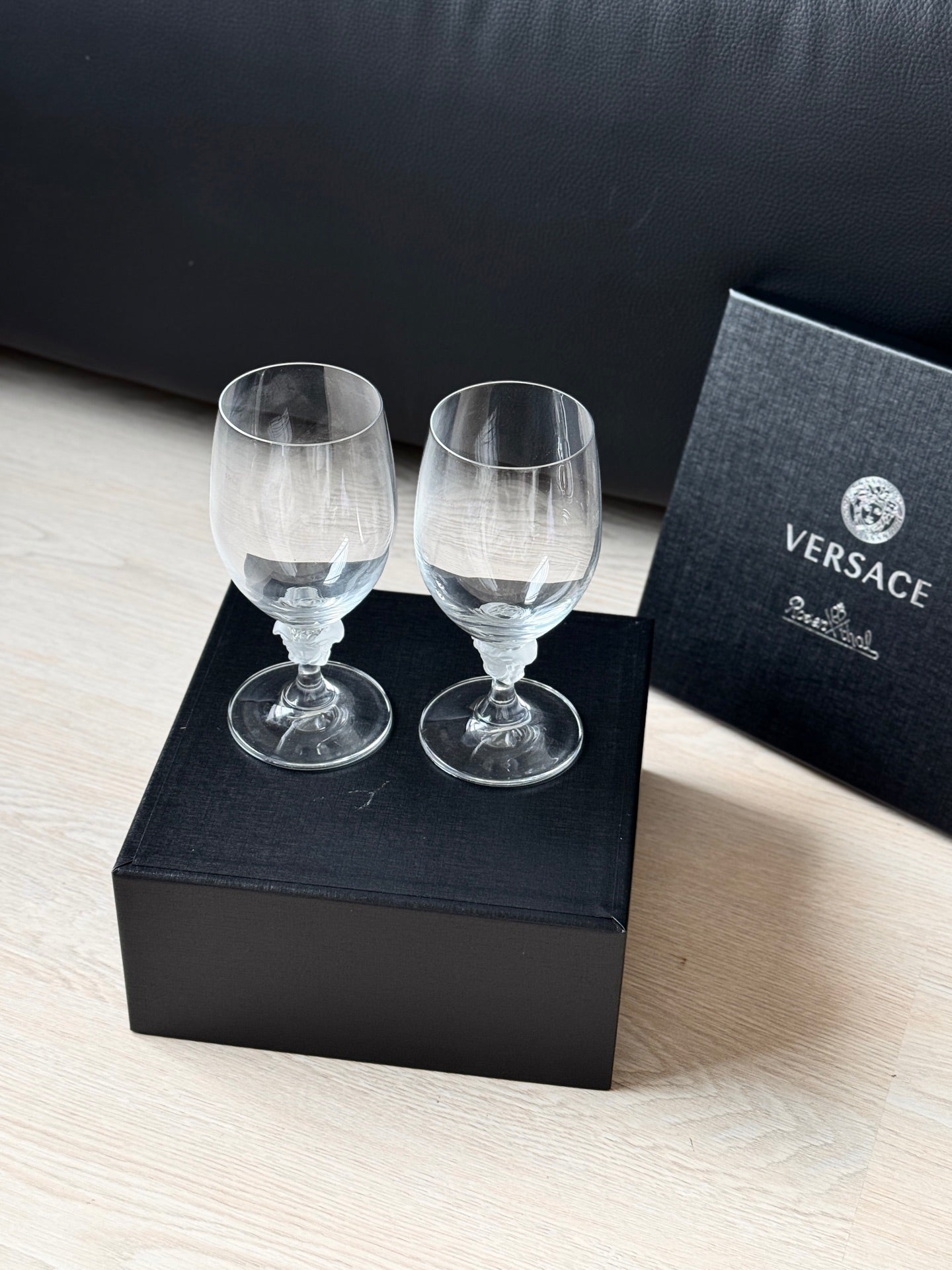 VERSACE WINE GLASS SET