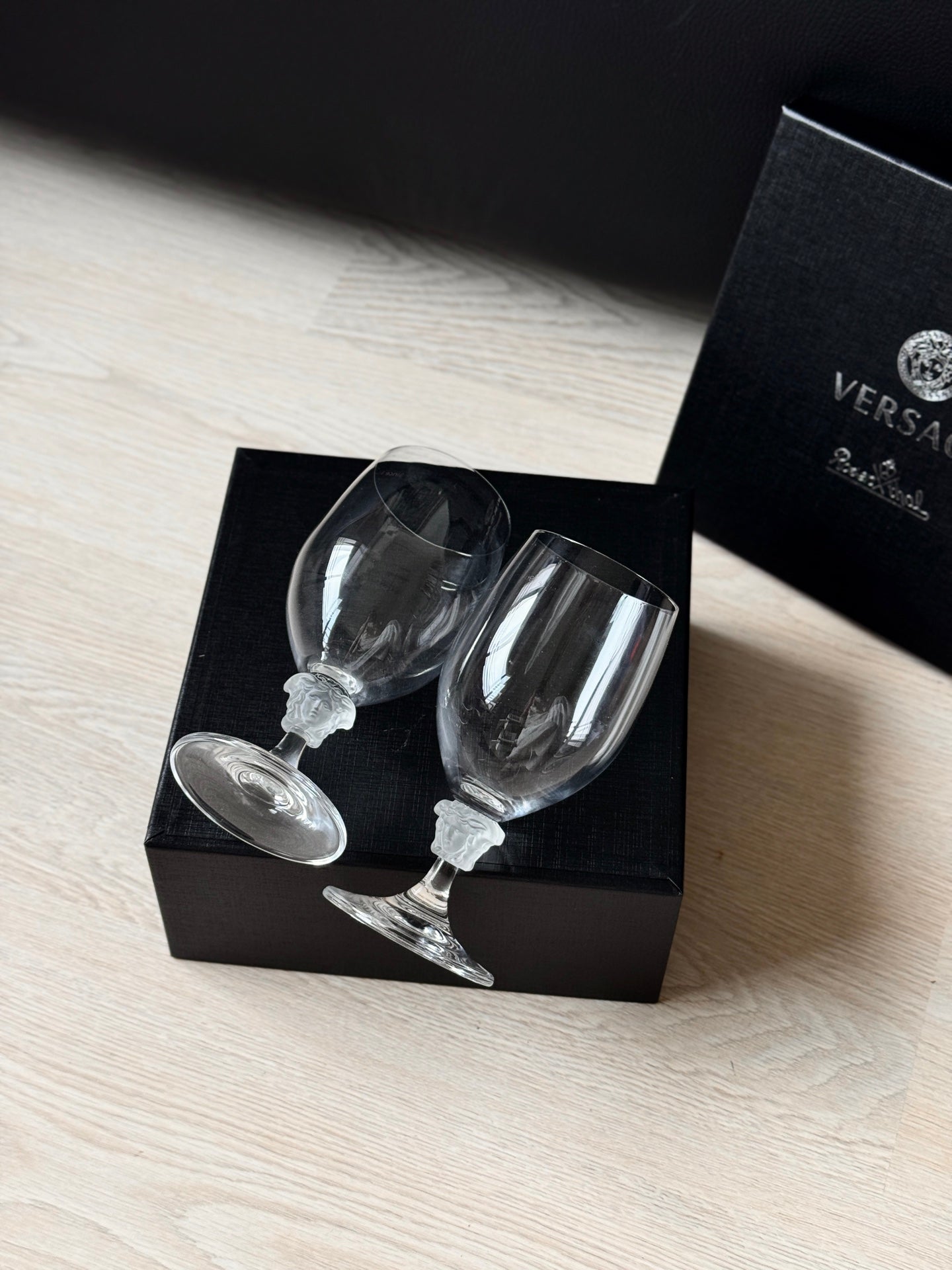 VERSACE WINE GLASS SET