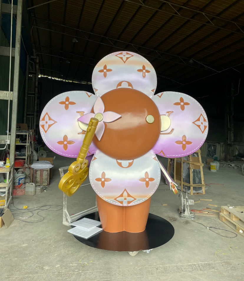 CUSTOM LV 4FT VIVIENNE TRAVELLER FIGURE