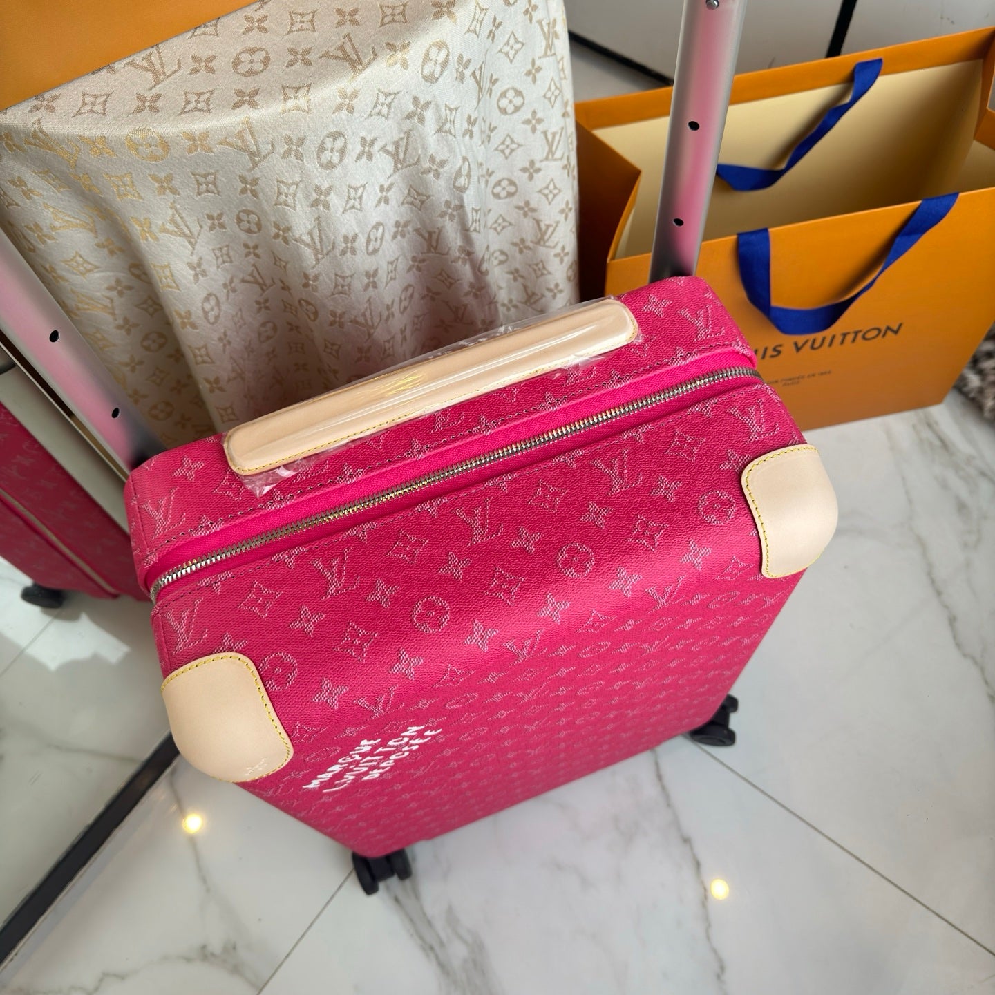 CUSTOM PINK HERITAGE CABIN 37L HORIZON 55 SUITCASE