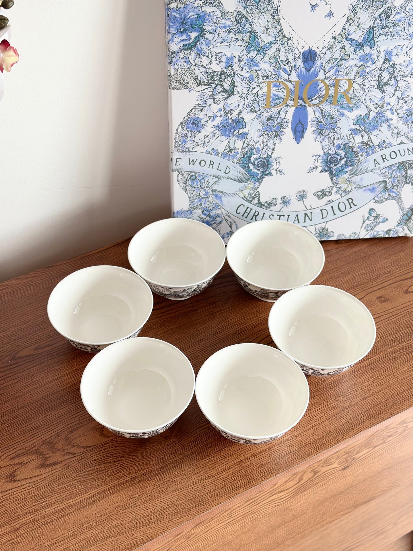 CUSTOM DIOR DINING TABLEWARE SET