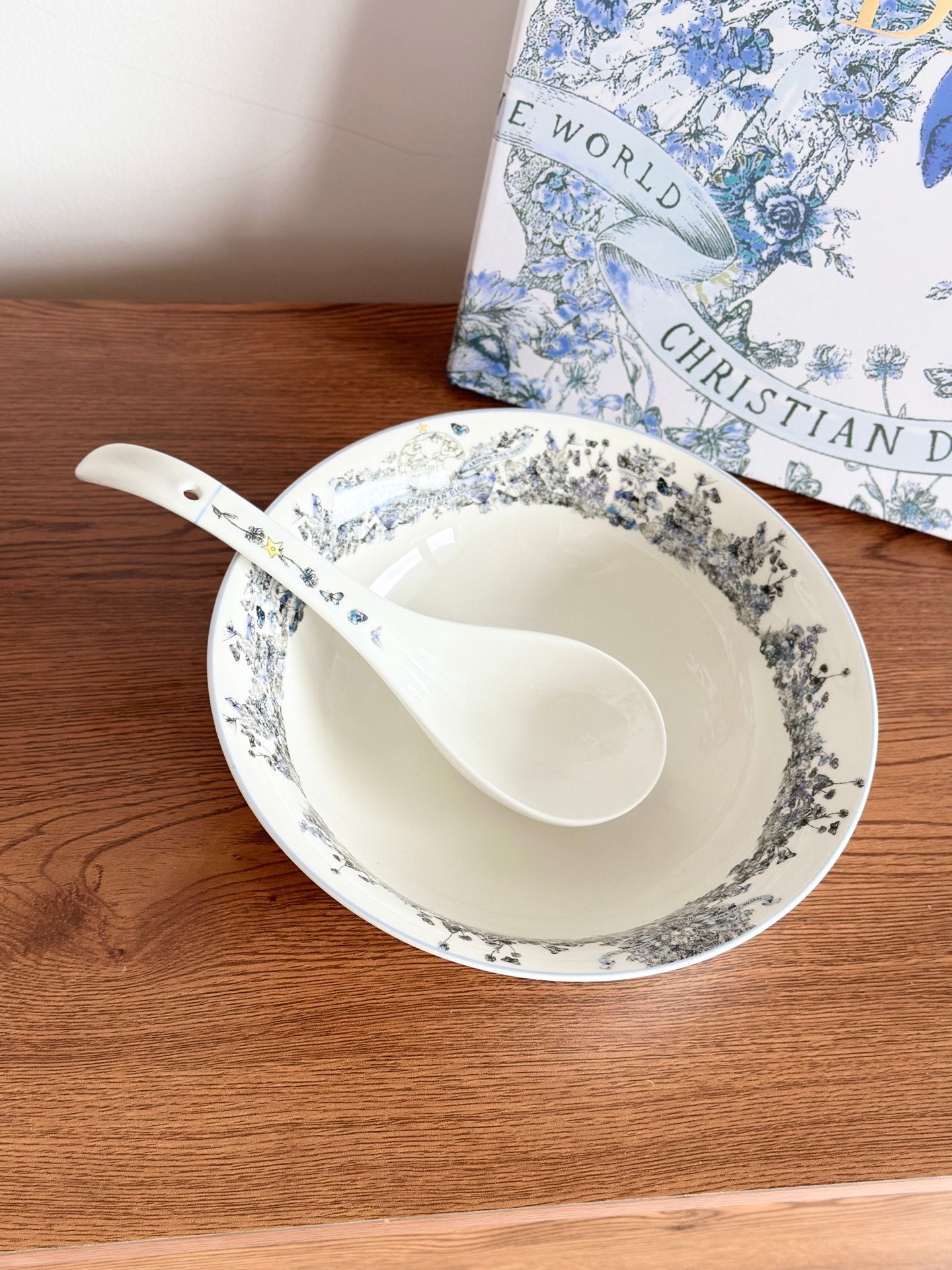 CUSTOM DIOR DINING TABLEWARE SET