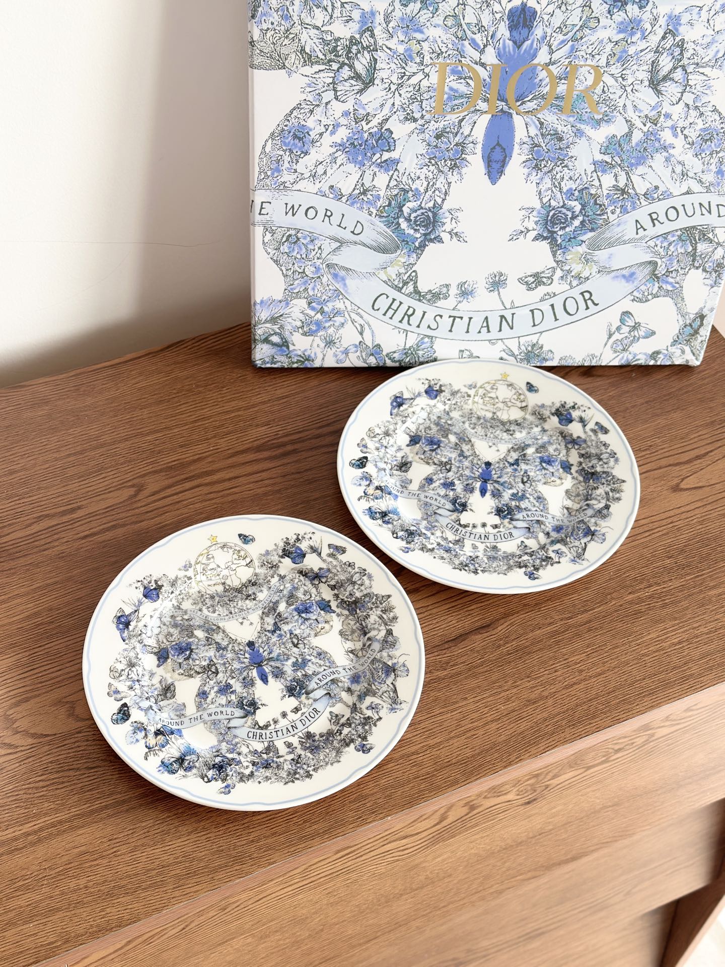 CUSTOM DIOR DINING TABLEWARE SET