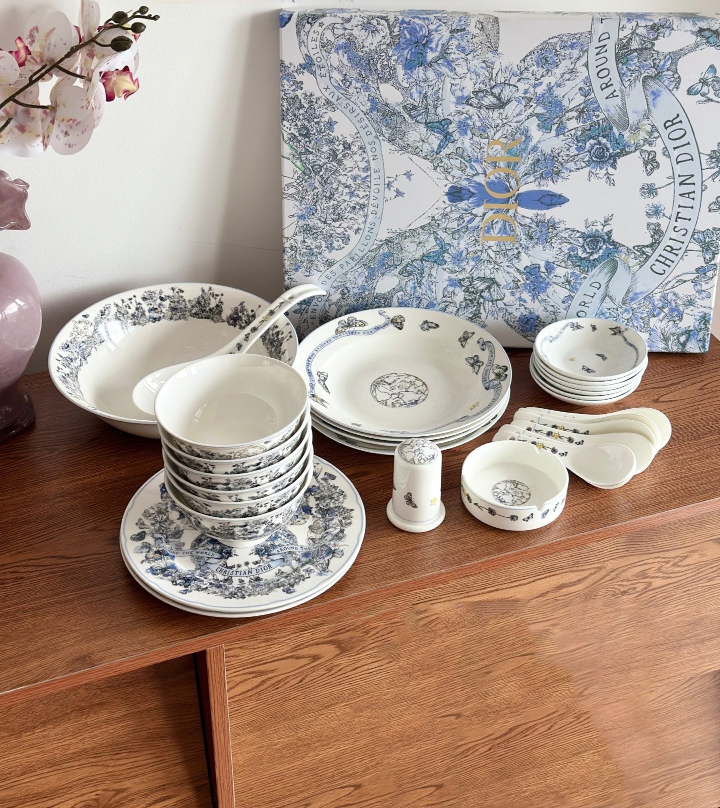 CUSTOM DIOR DINING TABLEWARE SET