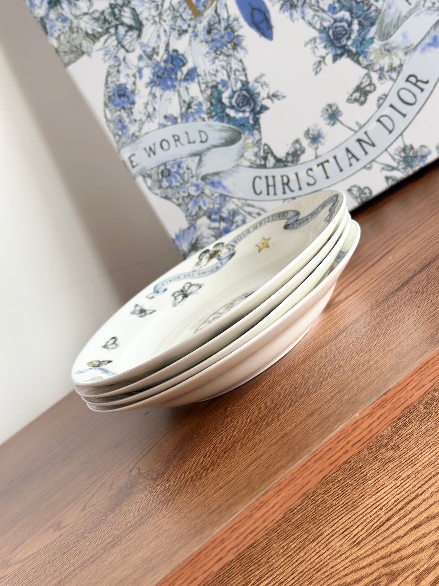CUSTOM DIOR DINING TABLEWARE SET