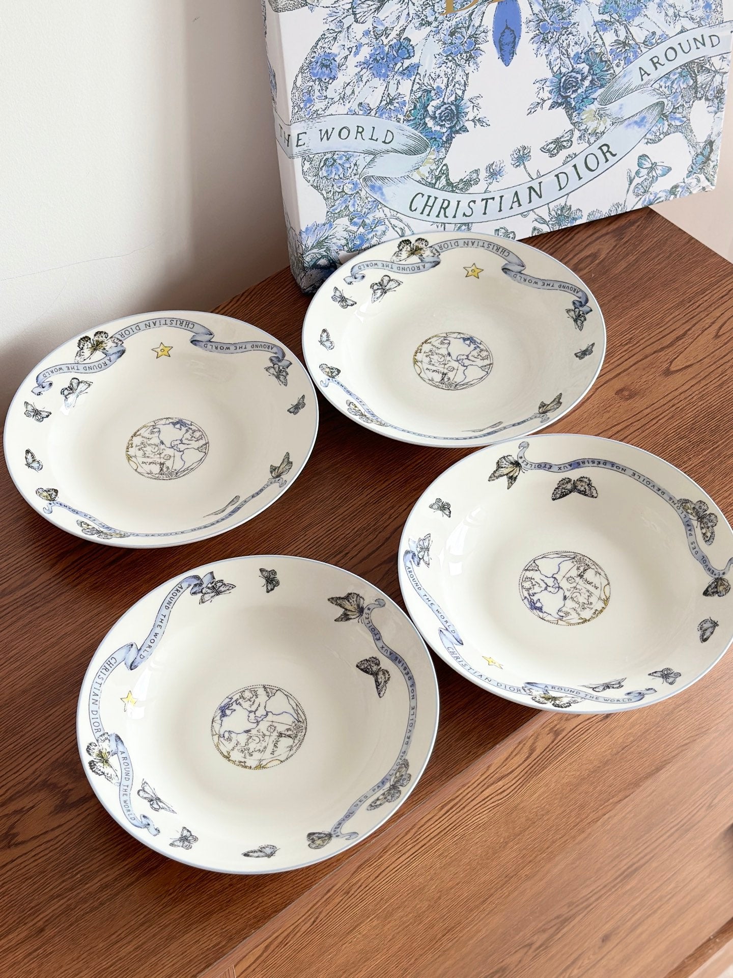 CUSTOM DIOR DINING TABLEWARE SET