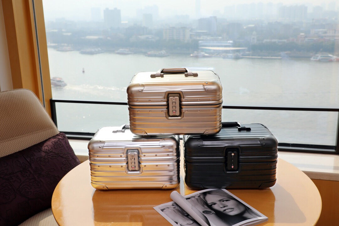 RIMOWA SILVER VANITY CASE