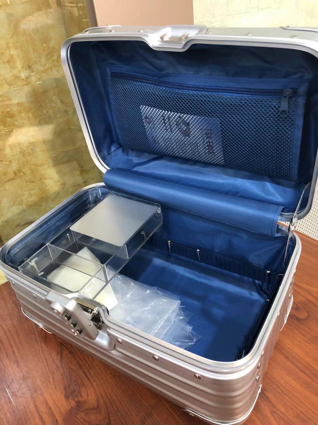 RIMOWA SILVER VANITY CASE