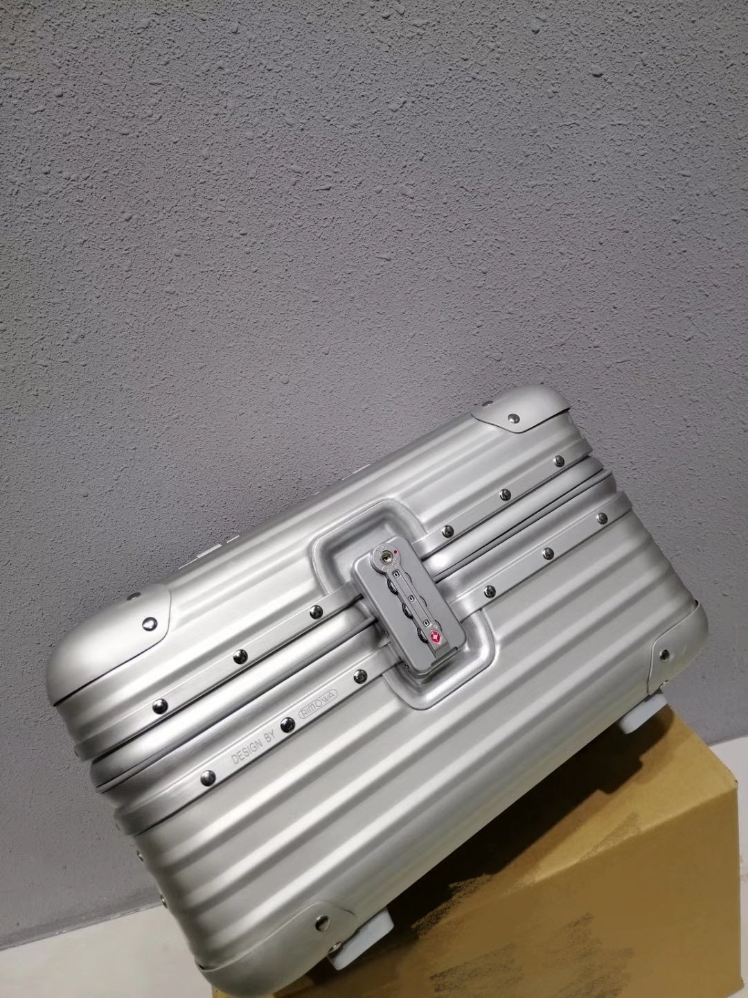 RIMOWA SILVER VANITY CASE