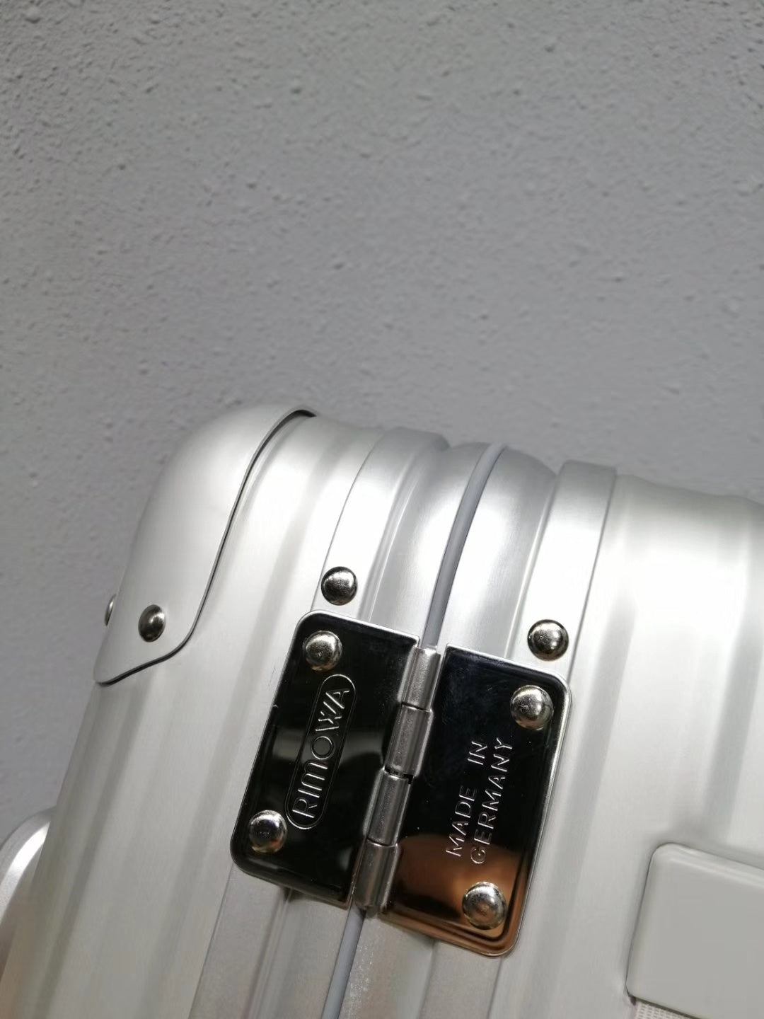 RIMOWA SILVER VANITY CASE