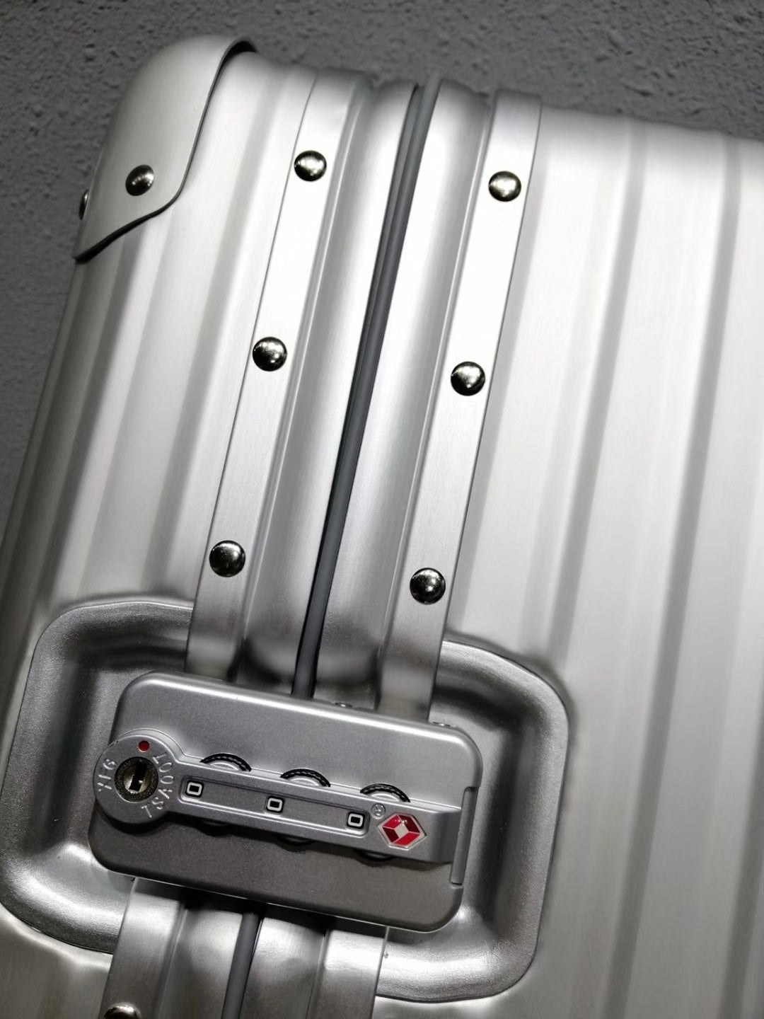 RIMOWA SILVER VANITY CASE