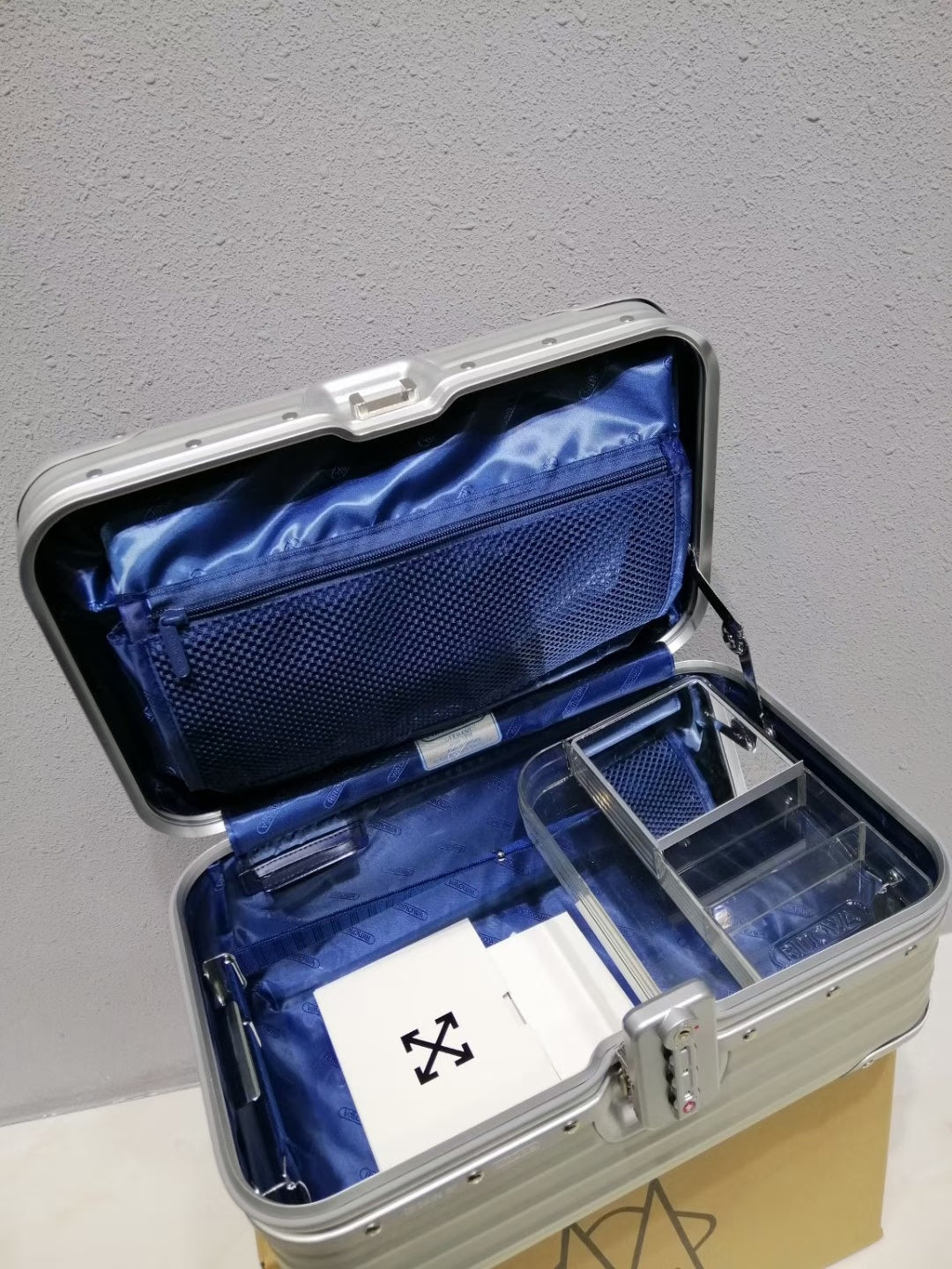 RIMOWA SILVER VANITY CASE