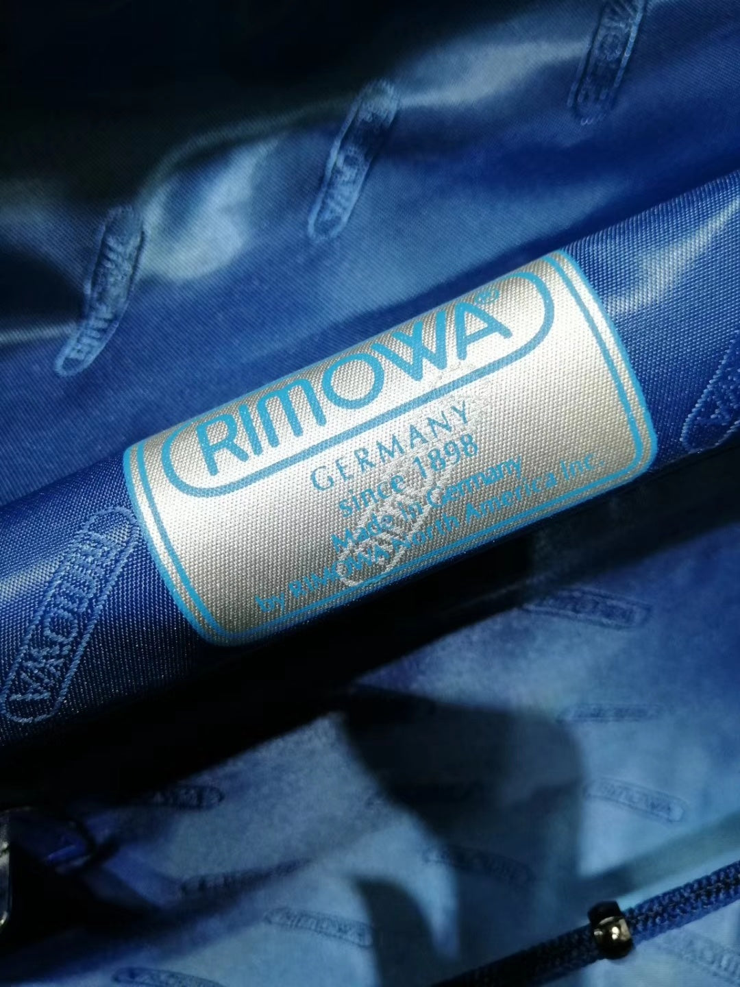 RIMOWA SILVER VANITY CASE