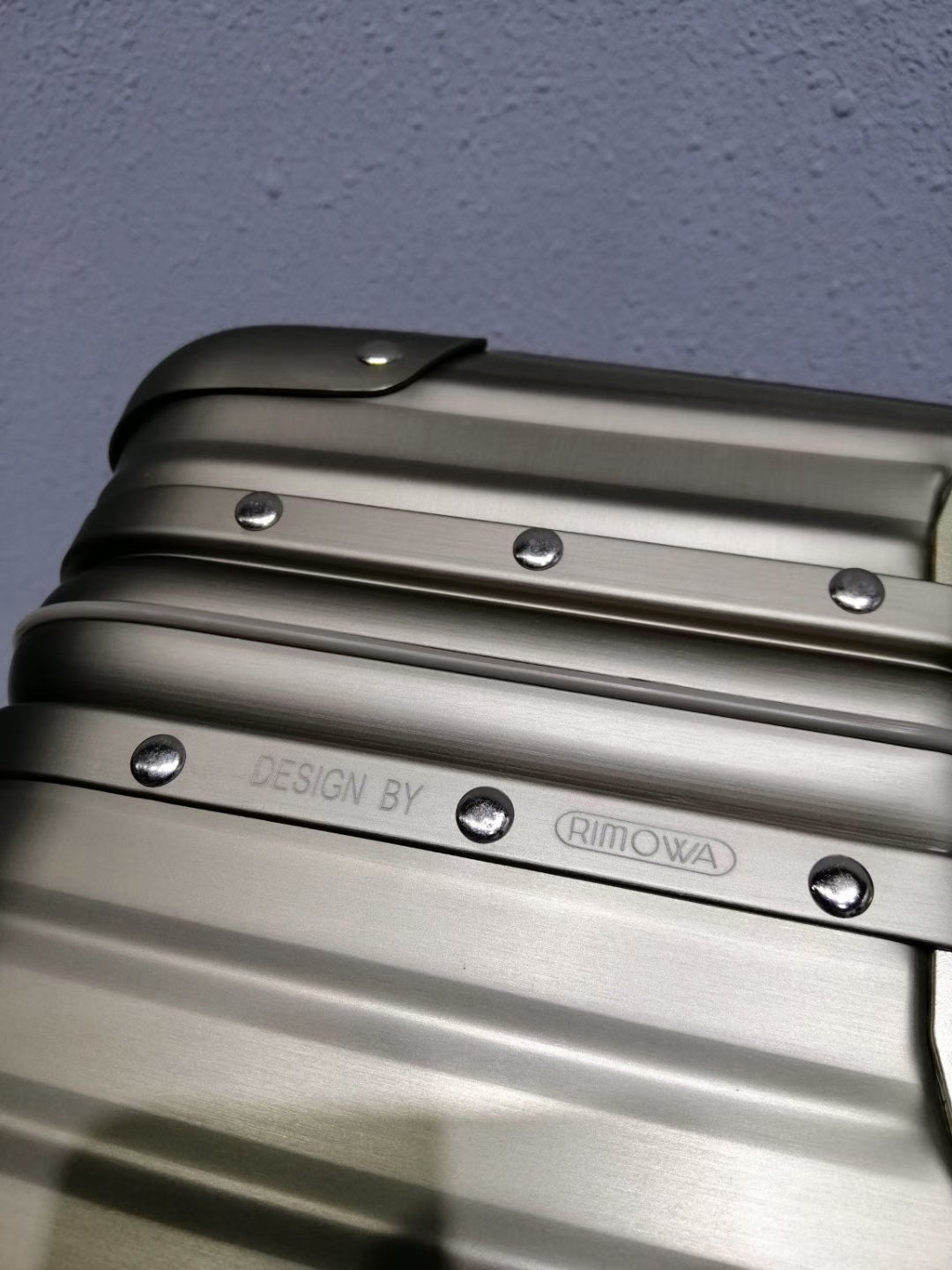 RIMOWA TOPAS VANITY CASE