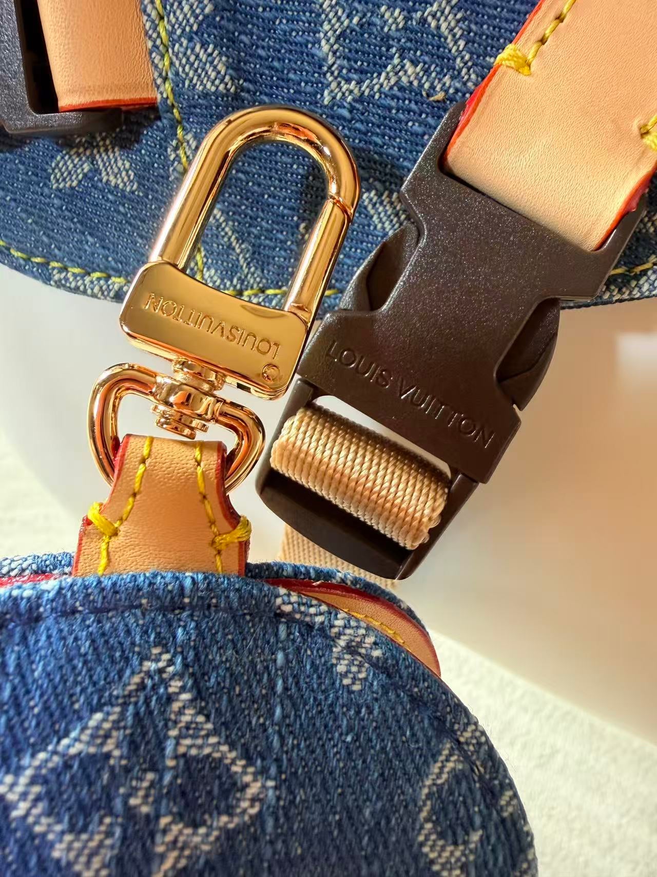 LV DOG HARNESS AND LEASH (BLUE DENIM)
