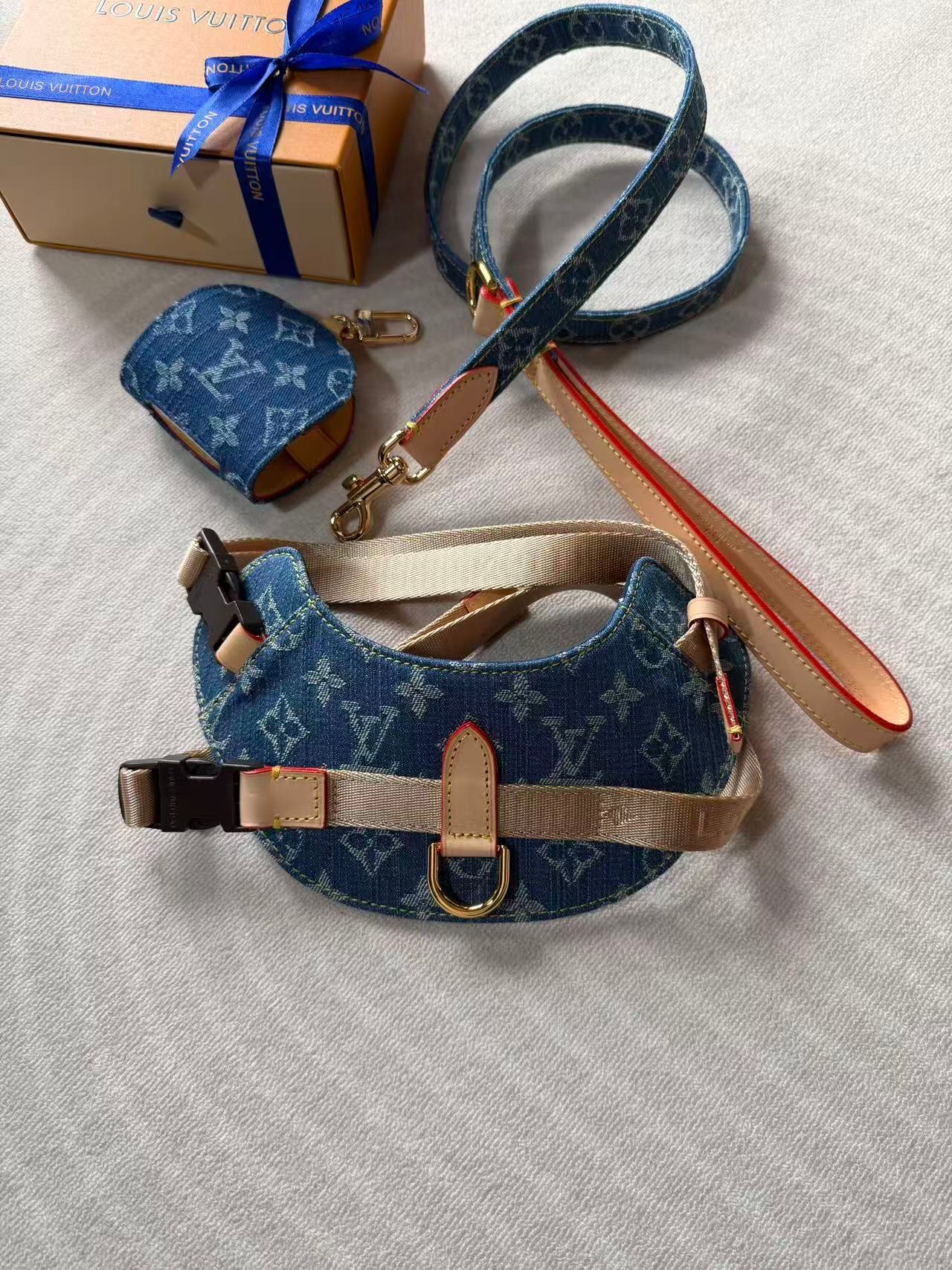 LV DOG HARNESS AND LEASH (BLUE DENIM)