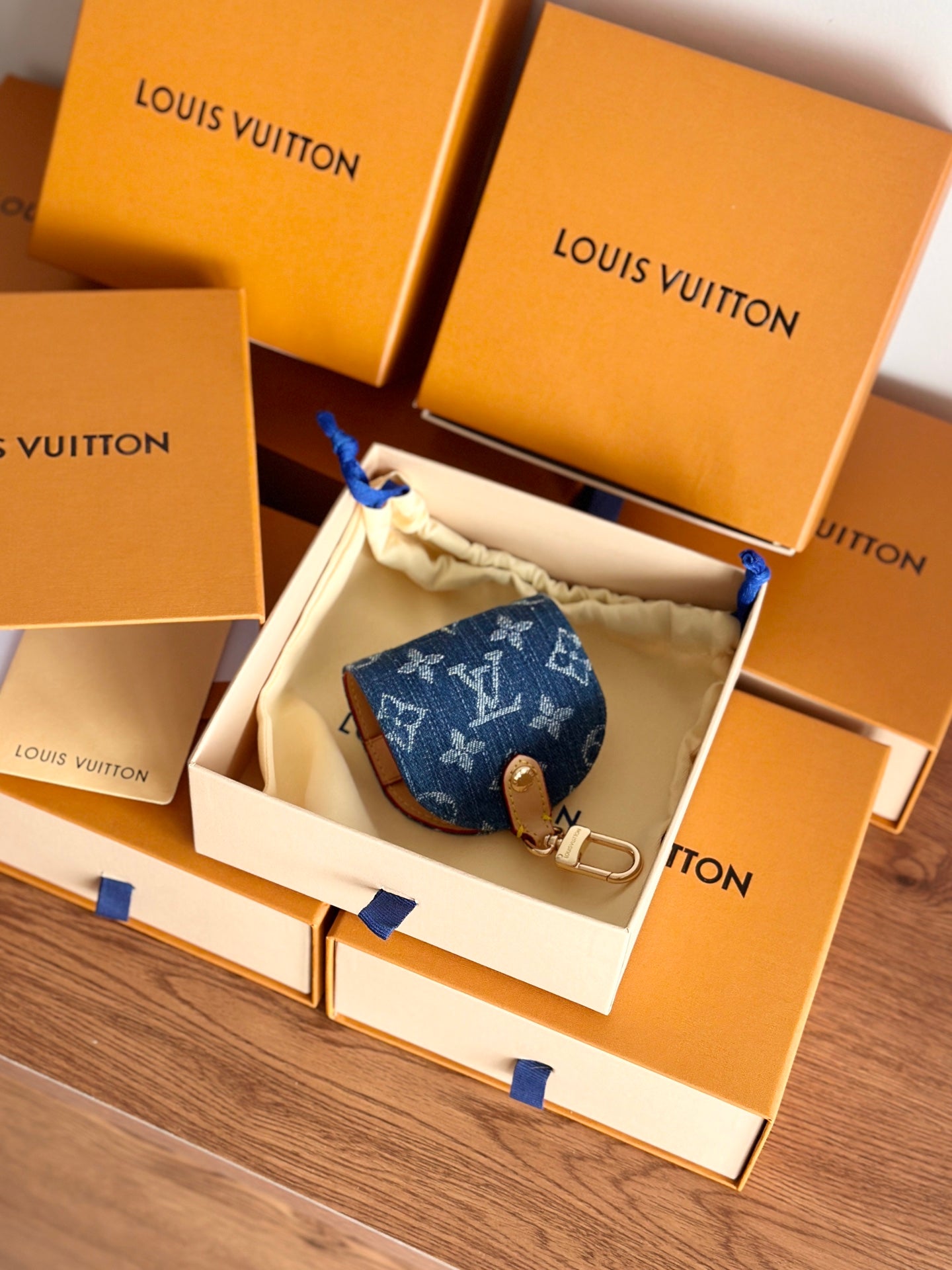 LV DOG HARNESS AND LEASH (BLUE DENIM)