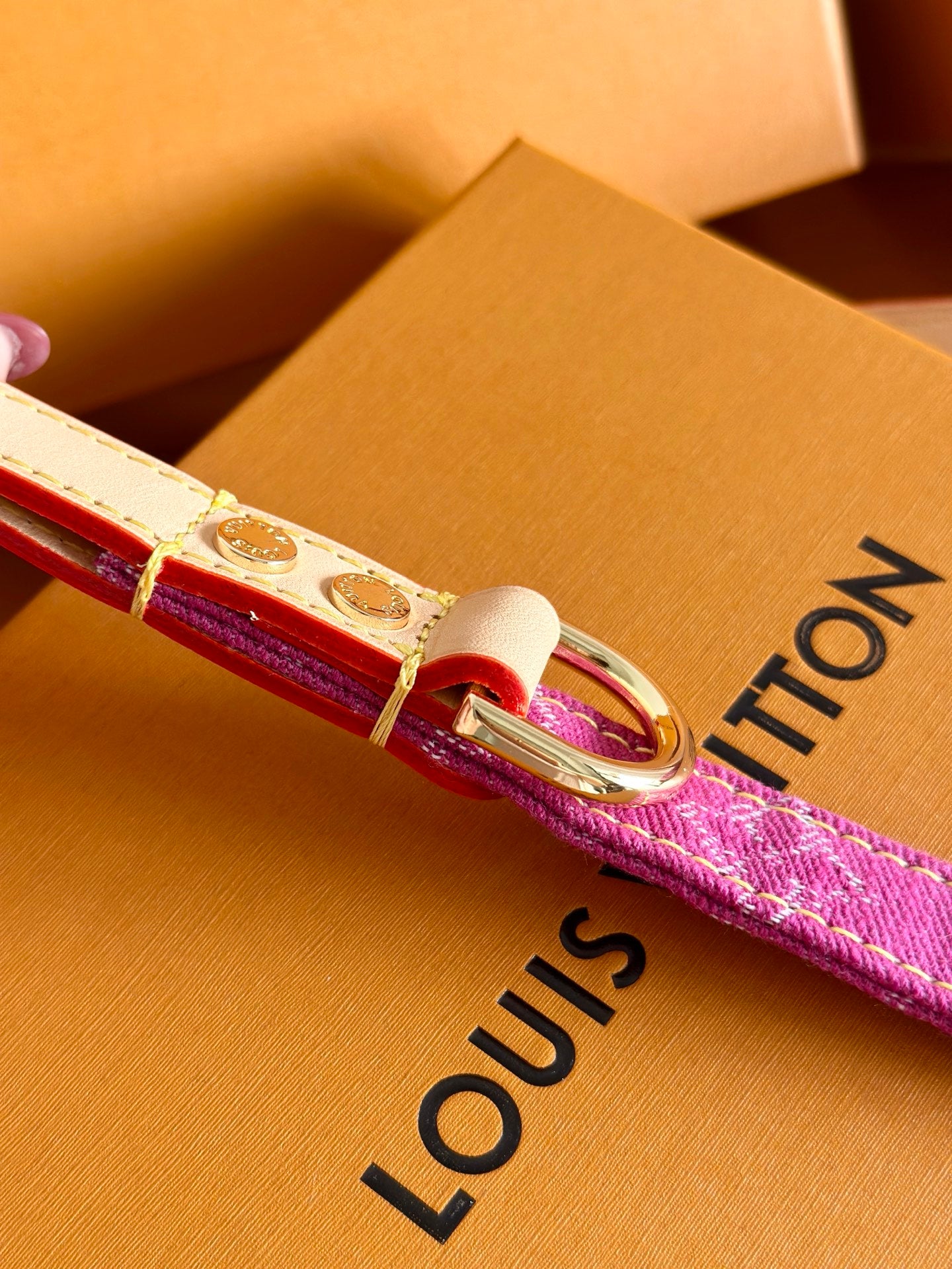 LV DOG HARNESS AND LEASH (PINK DENIM)