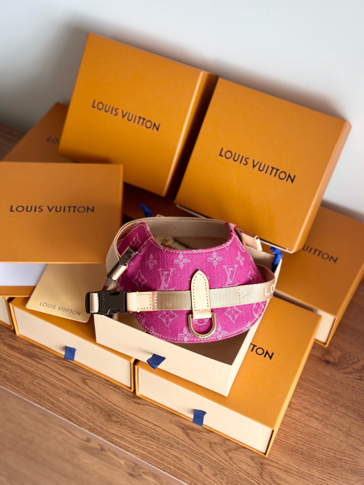 LV DOG HARNESS AND LEASH (PINK DENIM)