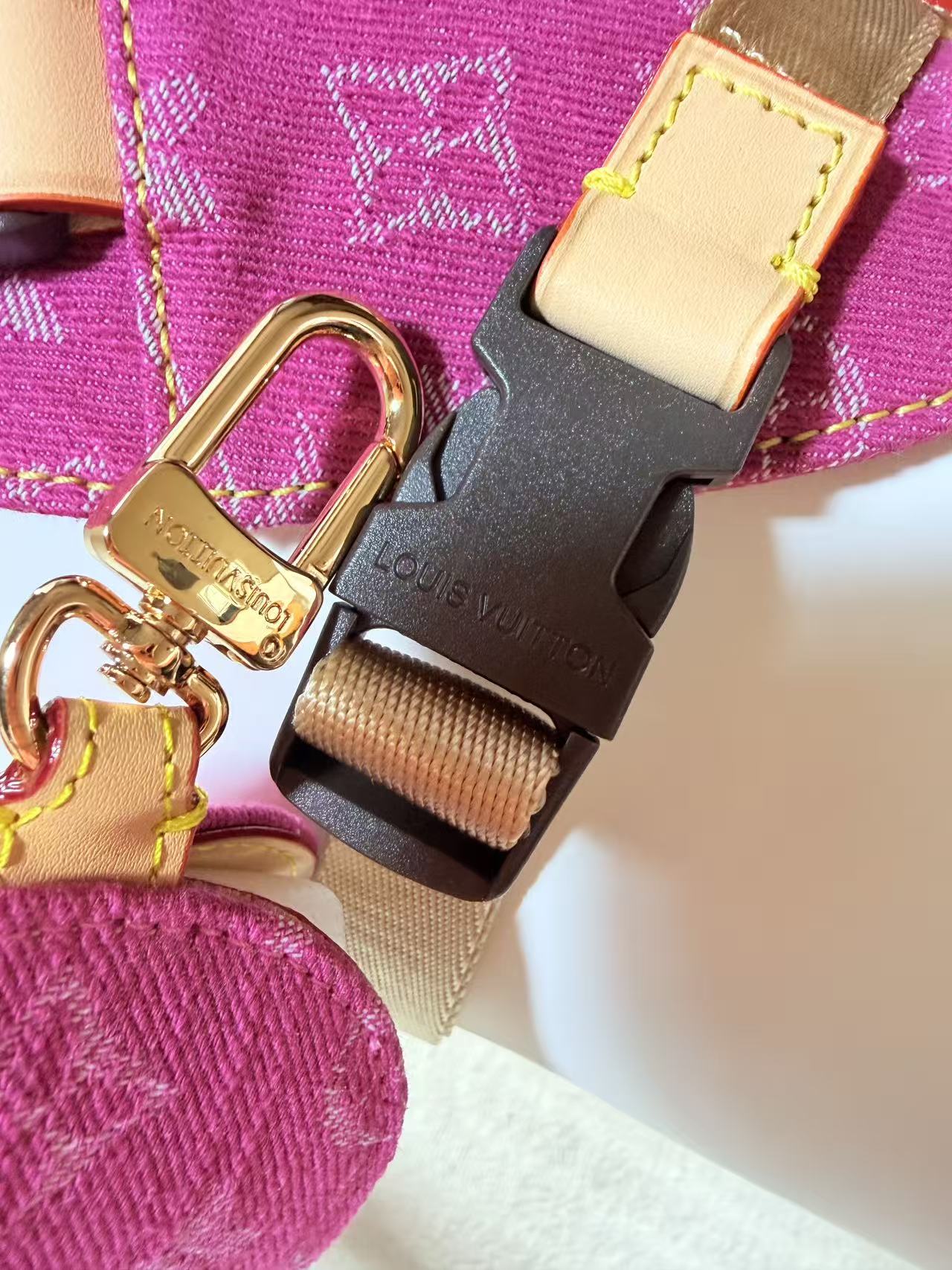 LV DOG HARNESS AND LEASH (PINK DENIM)