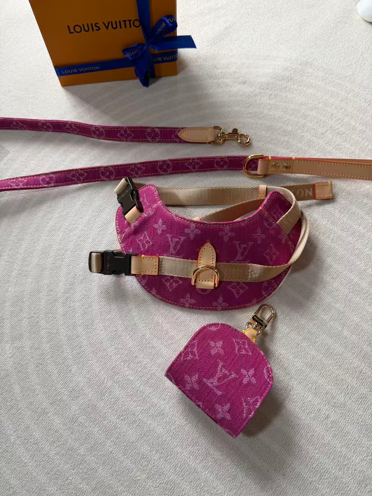 LV DOG HARNESS AND LEASH (PINK DENIM)