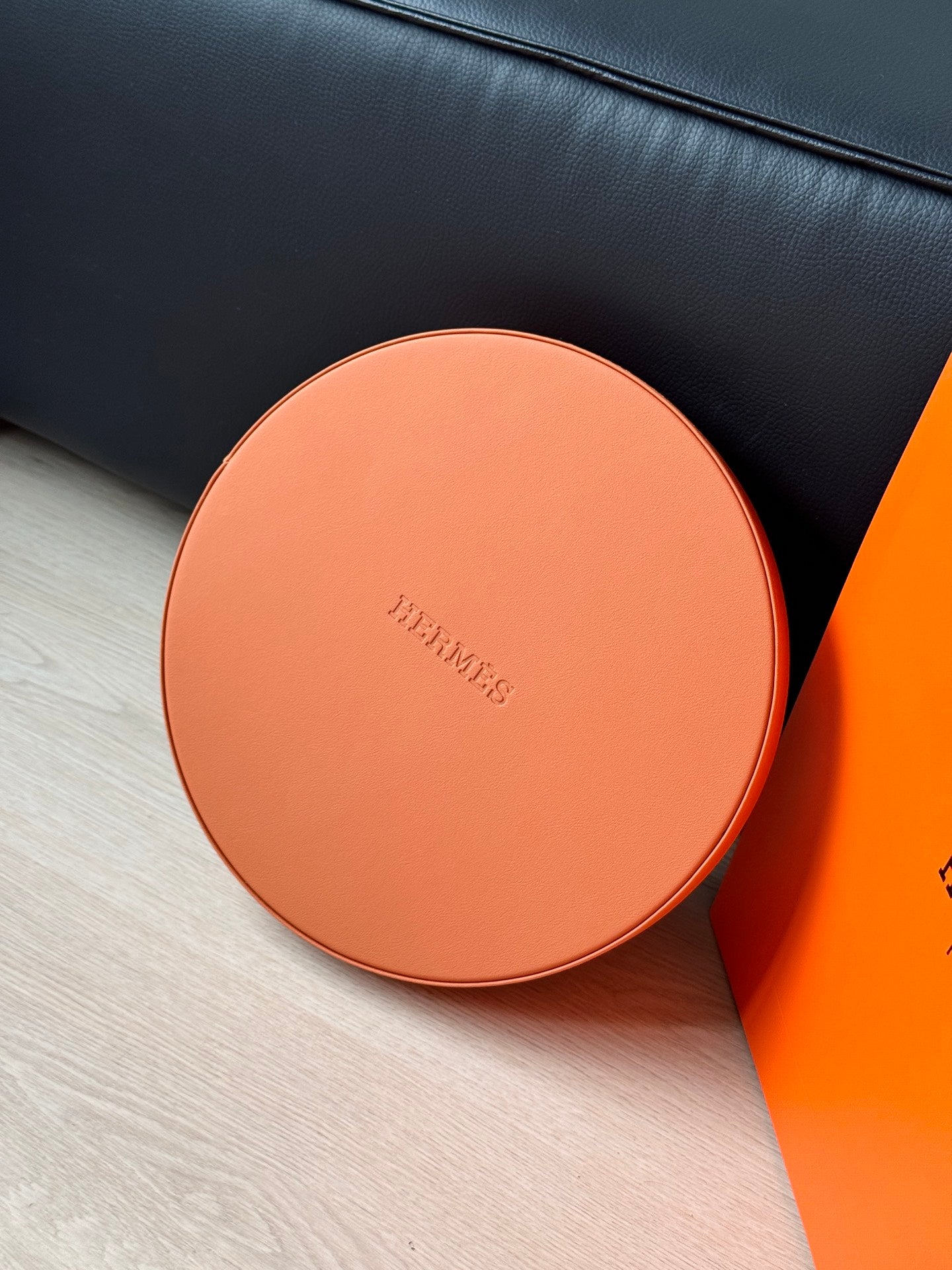 HERMES ROUND SERVING TRAY
