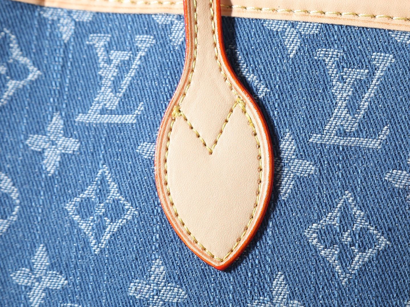 CUSTOM LV NEVERWOOF PET BAG (DENIM)