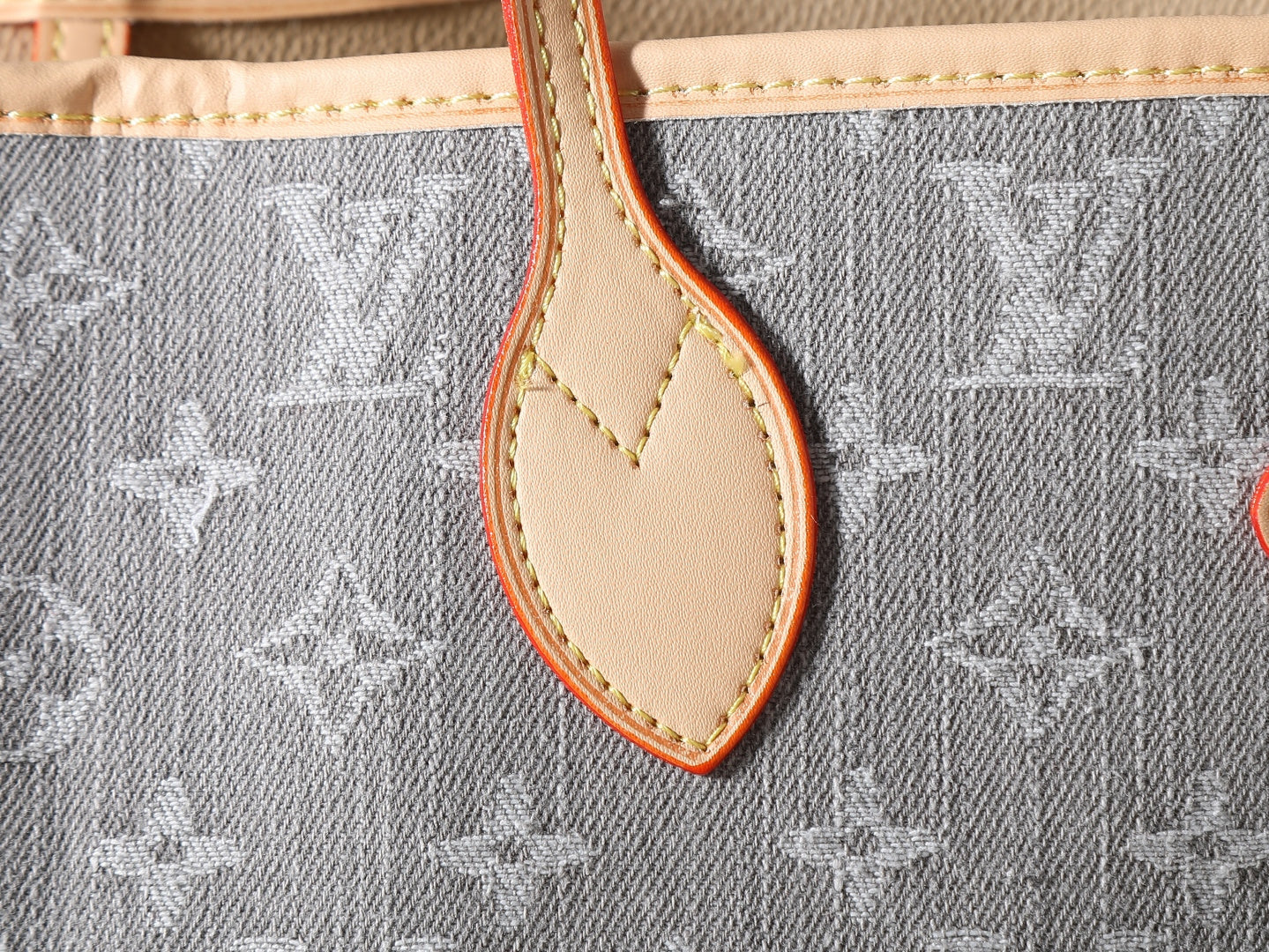 CUSTOM LV NEVERWOOF PET BAG (DENIM)