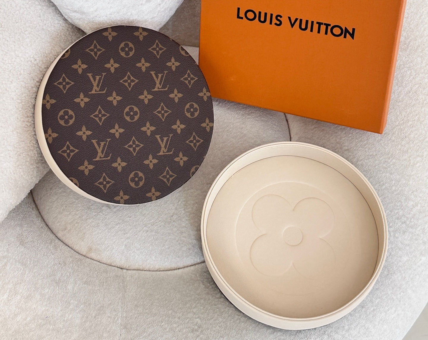 CUSTOM LV FLORA ROUND TRAY