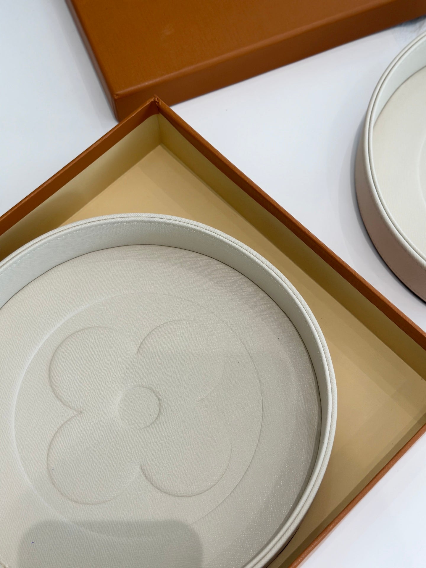 CUSTOM LV FLORA ROUND TRAY