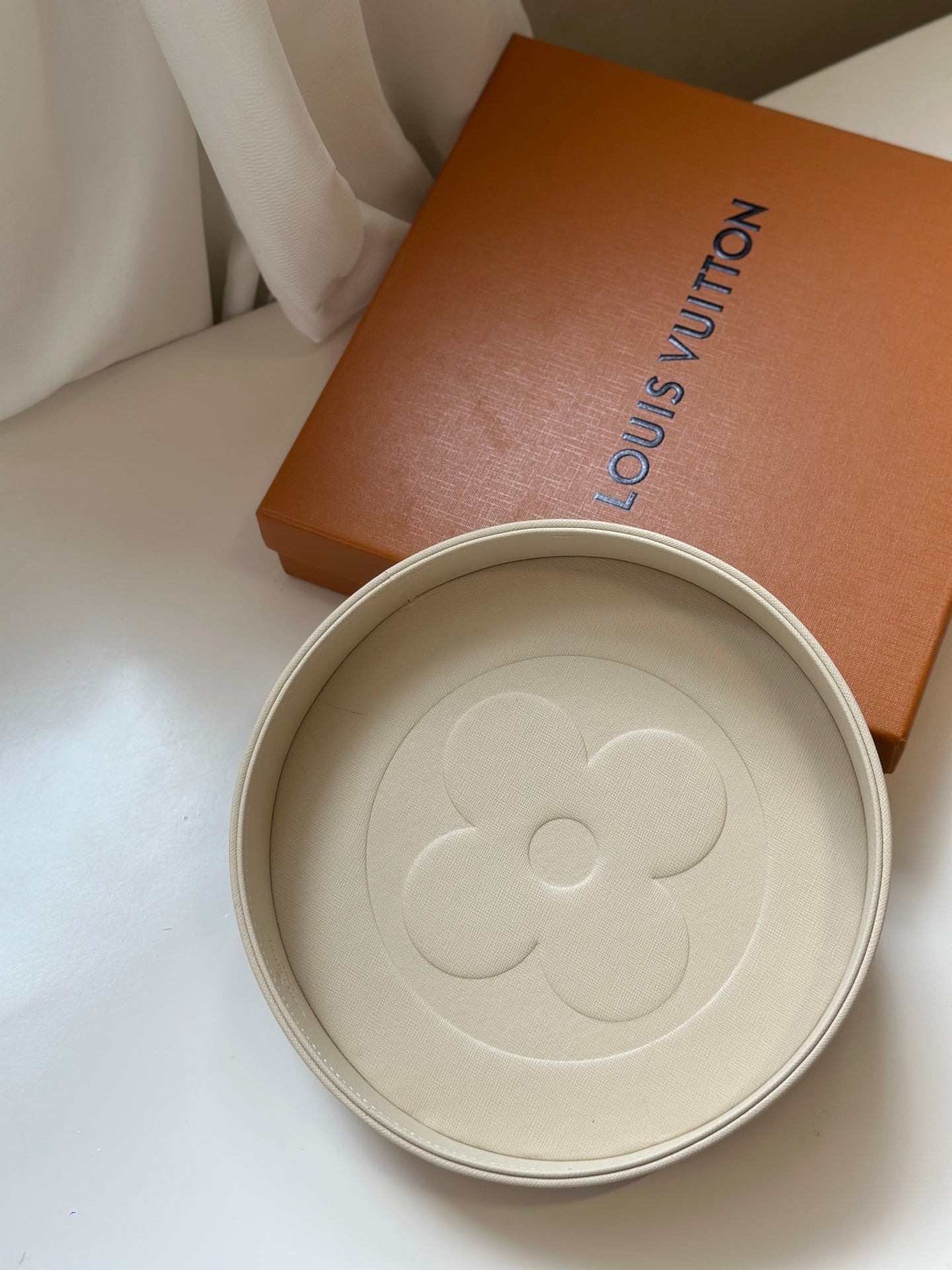 CUSTOM LV FLORA ROUND TRAY