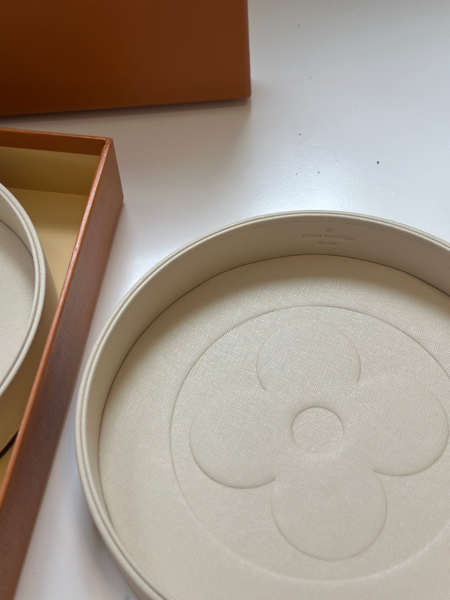 CUSTOM LV FLORA ROUND TRAY