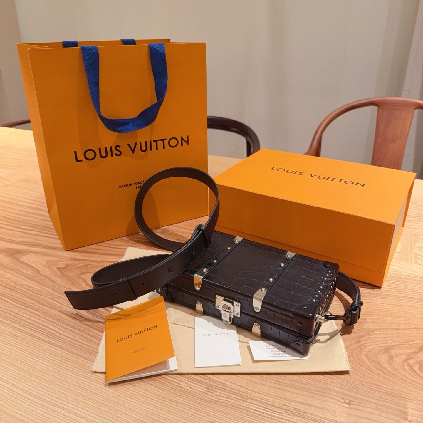 CUSTOM LV CIGAR CASE