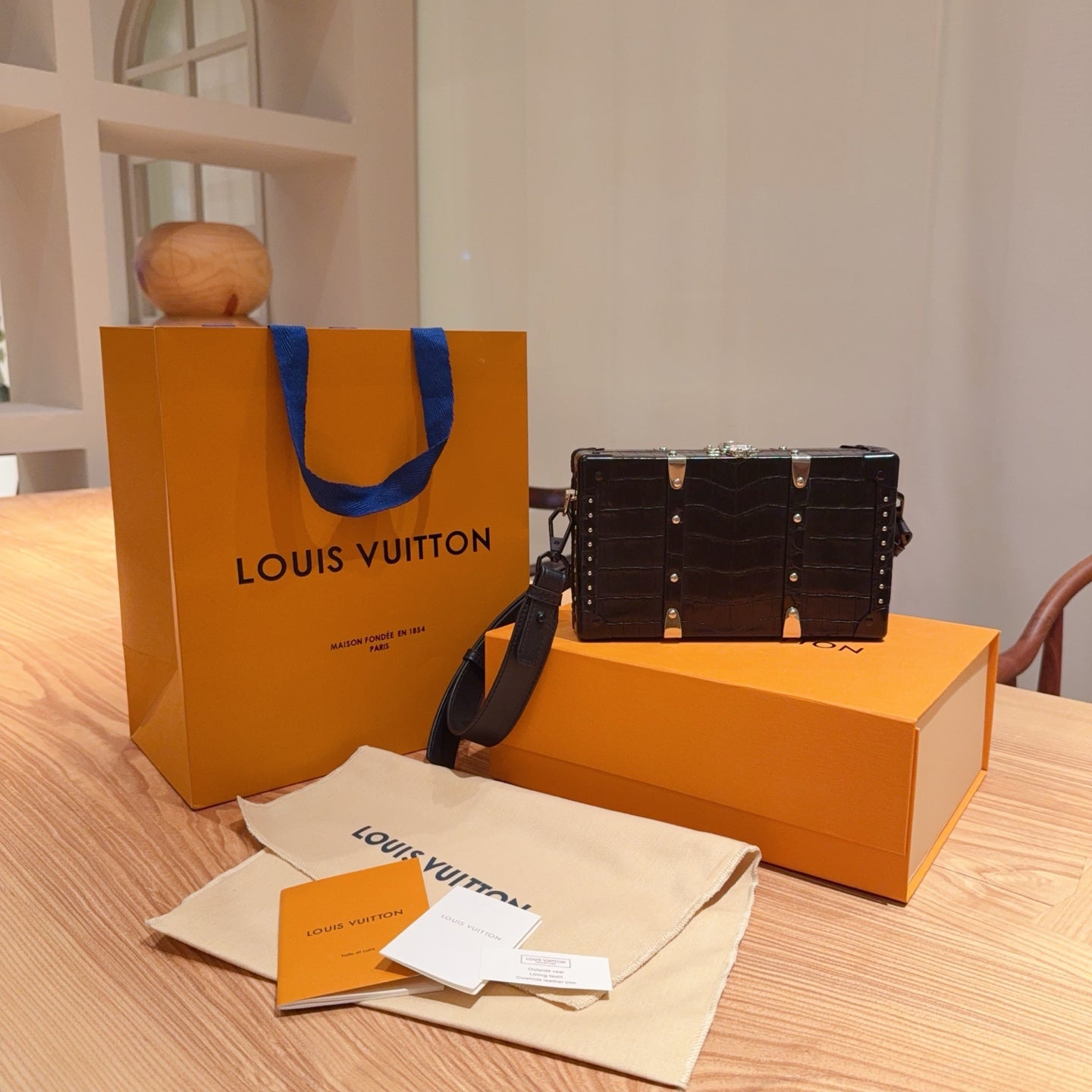 CUSTOM LV CIGAR CASE