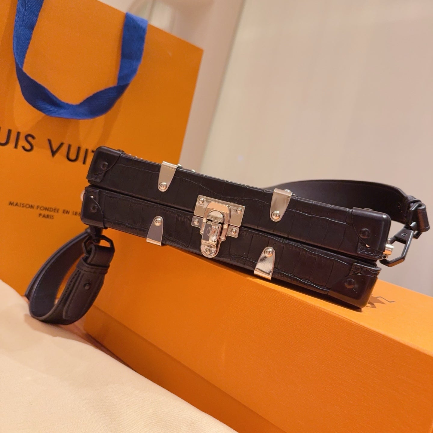 CUSTOM LV CIGAR CASE