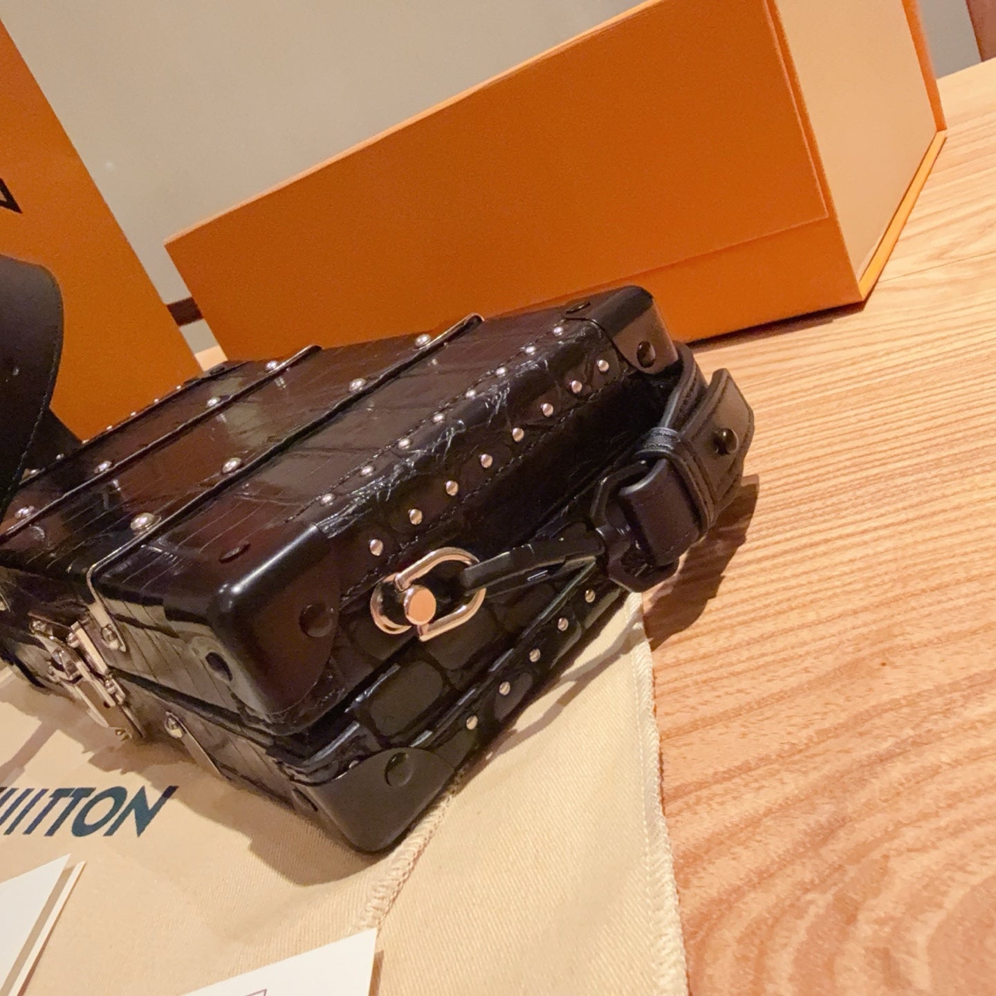 CUSTOM LV CIGAR CASE