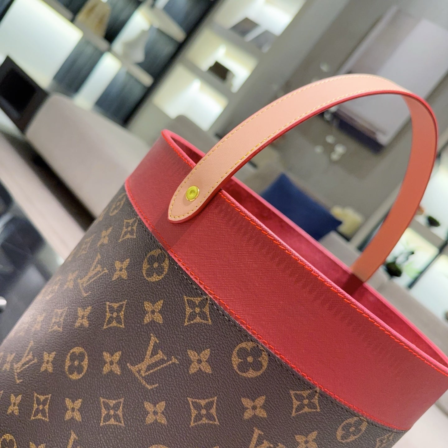 CUSTOM LV STORAGE BIN