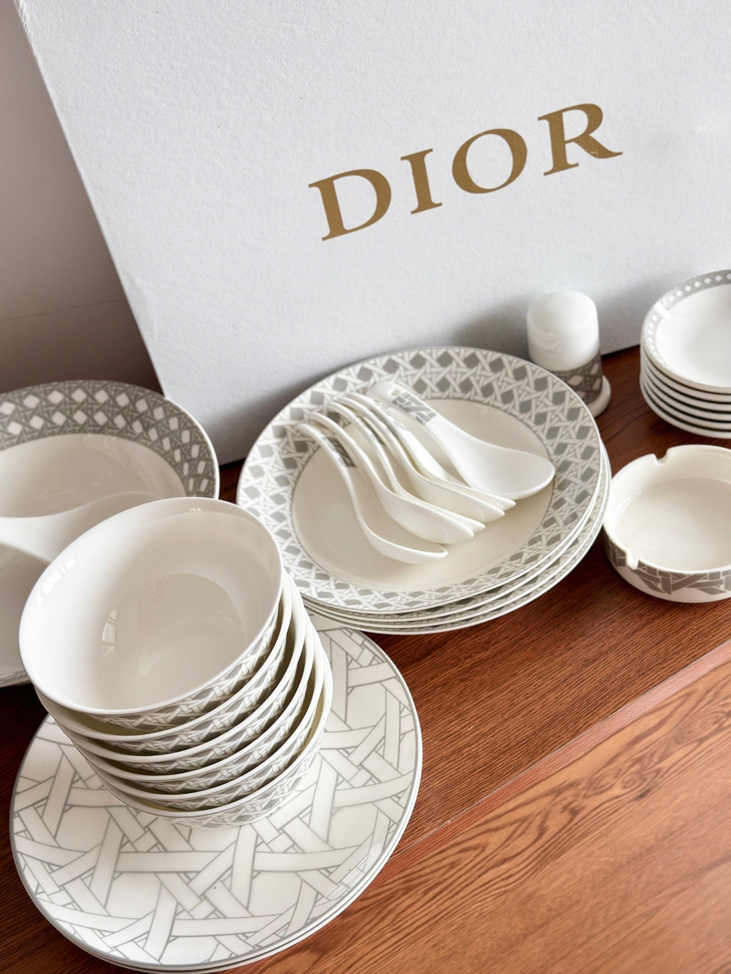 CUSTOM DIOR DINING TABLEWARE SET 3.0
