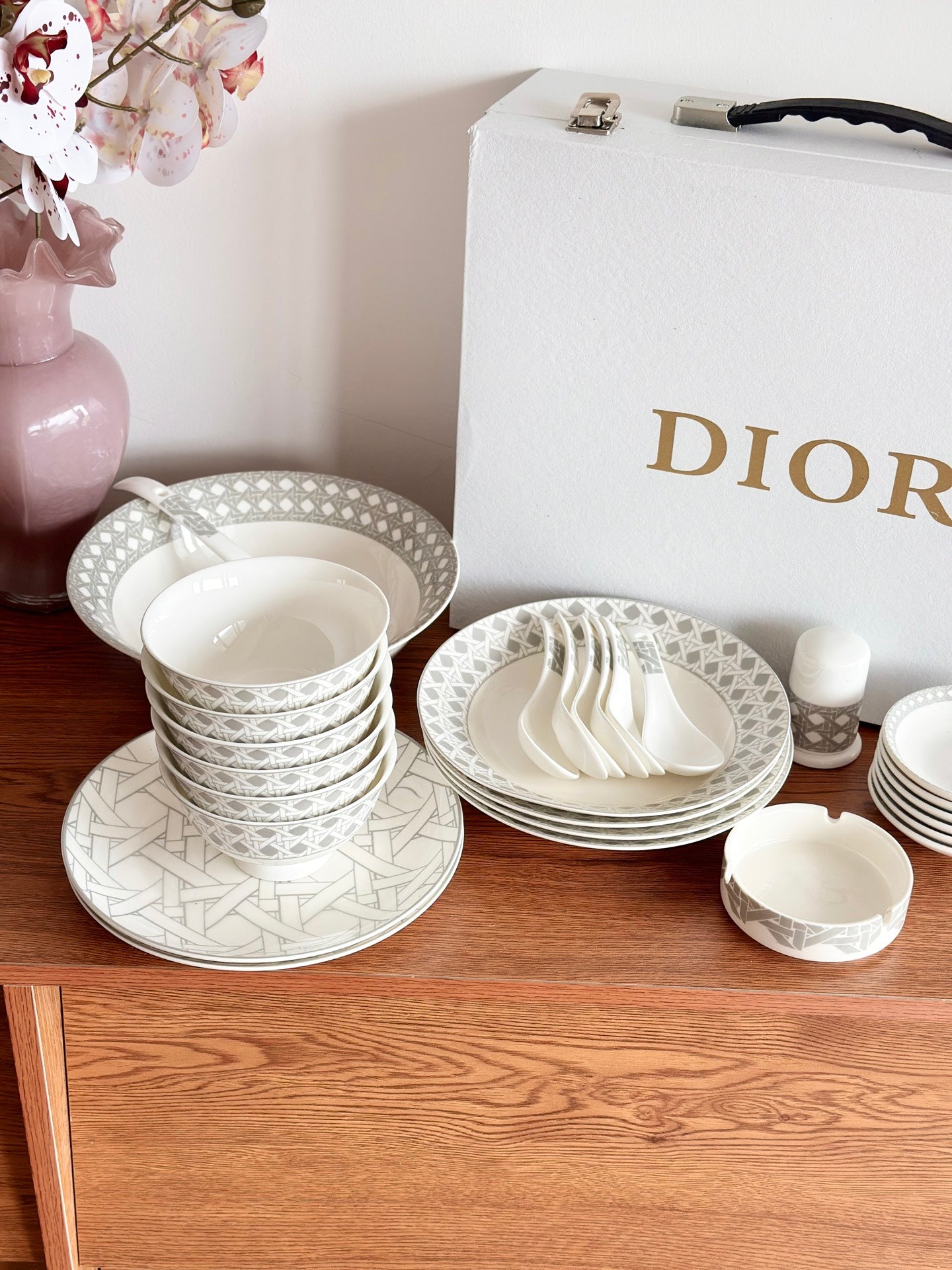 CUSTOM DIOR DINING TABLEWARE SET 3.0