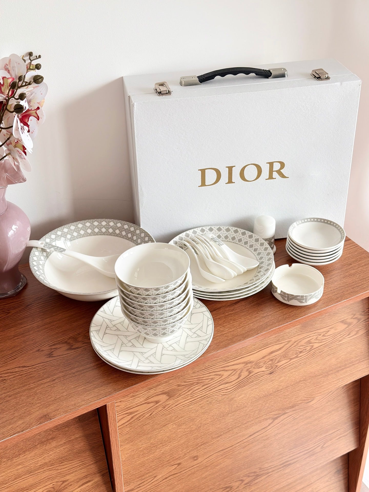CUSTOM DIOR DINING TABLEWARE SET 3.0