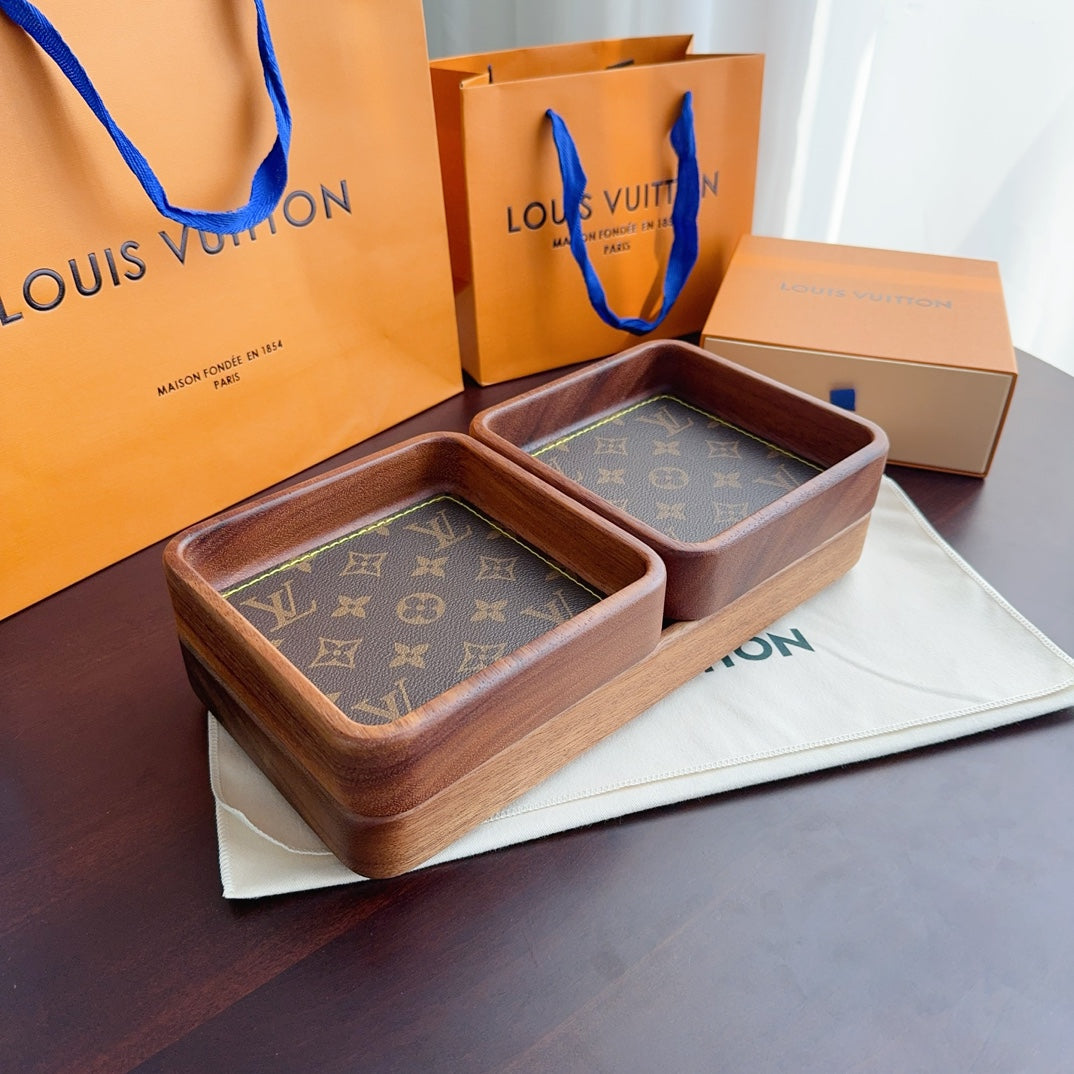 LV STACKABLE WOODEN TRAY