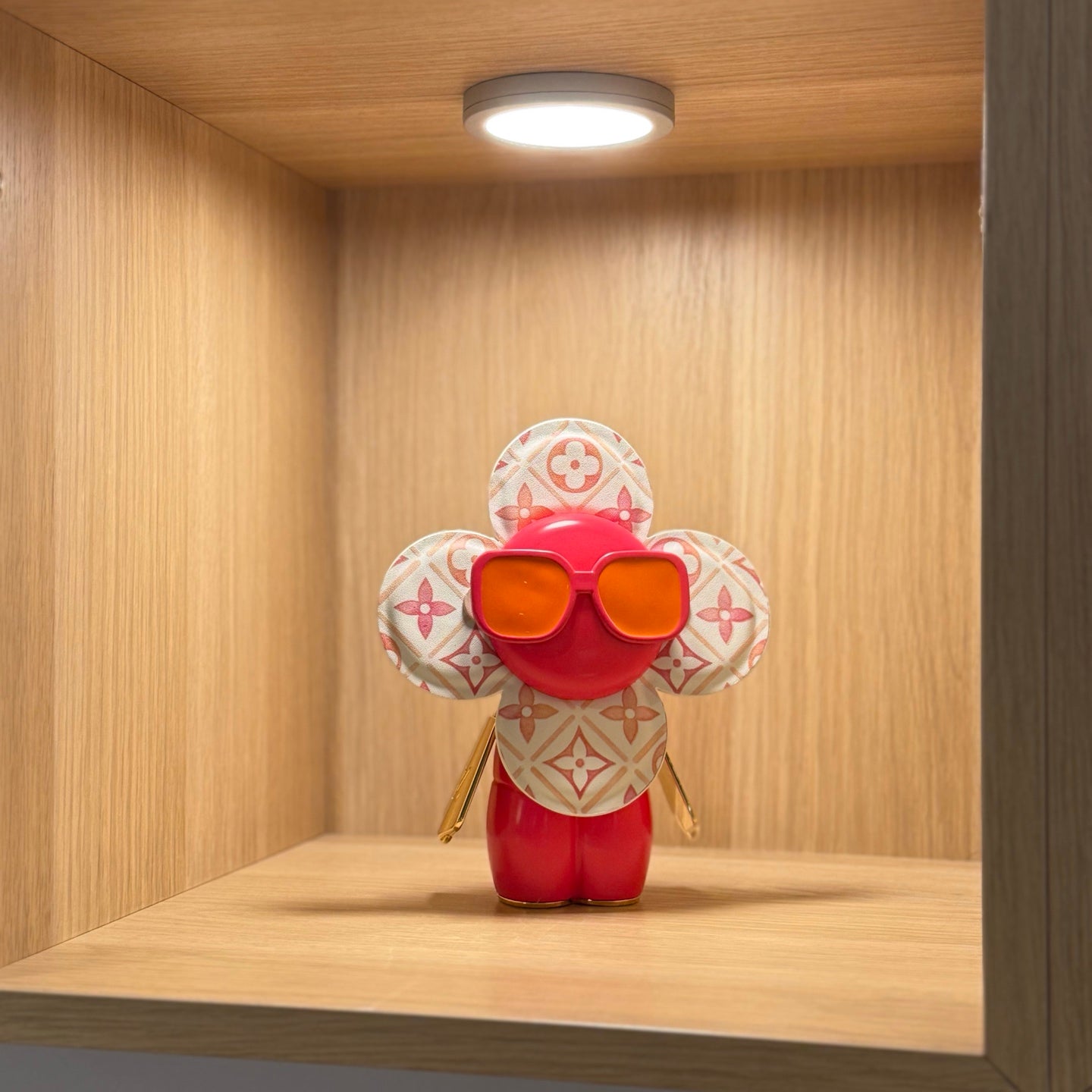 CUSTOM VIVIENNE FIGURINE
