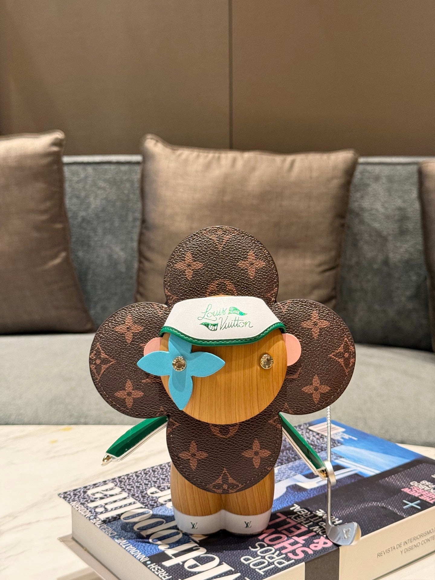 CUSTOM VIVIENNE SCENTED FIGURINE (BROWN)