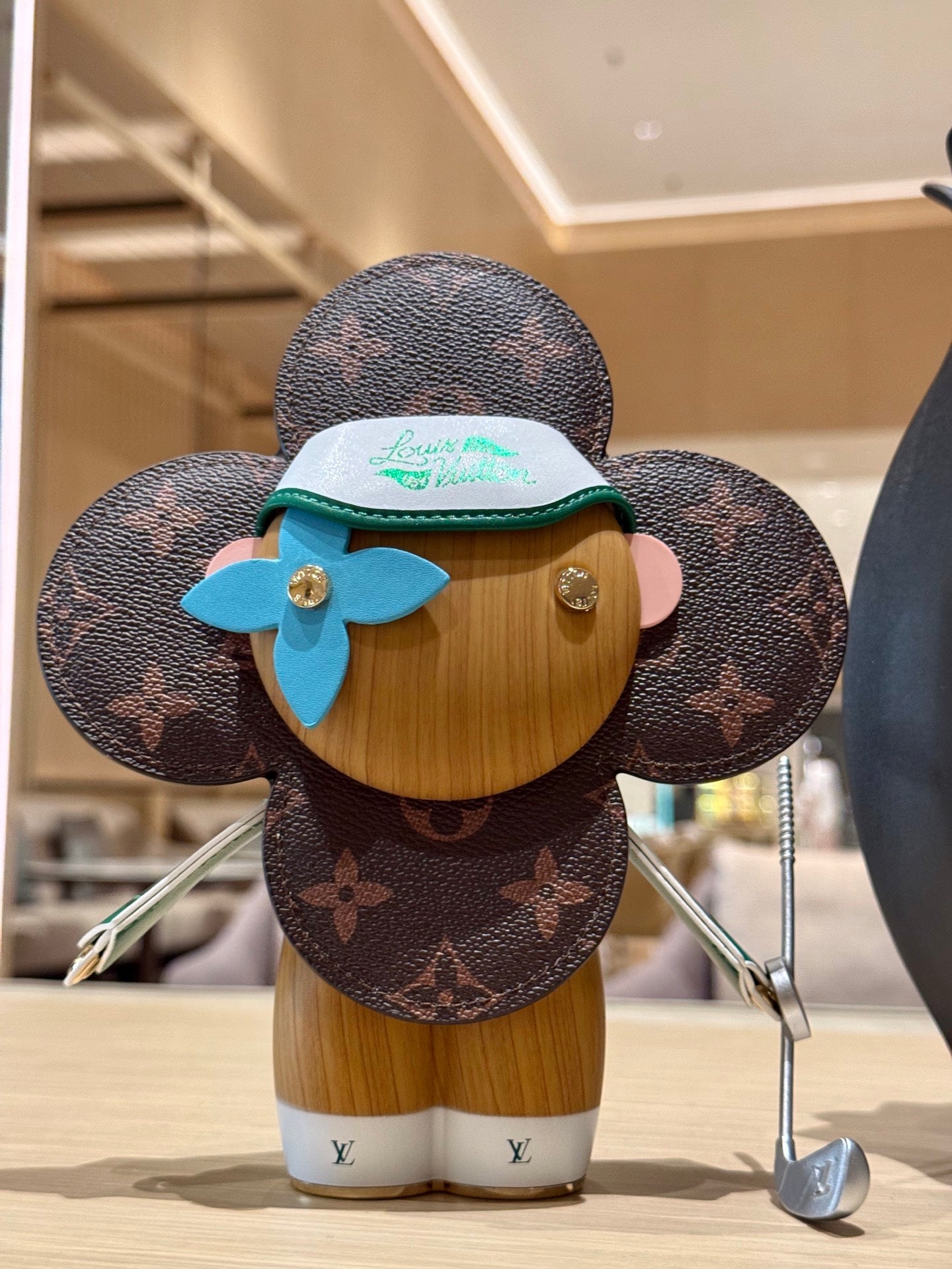 CUSTOM VIVIENNE SCENTED FIGURINE (BROWN)