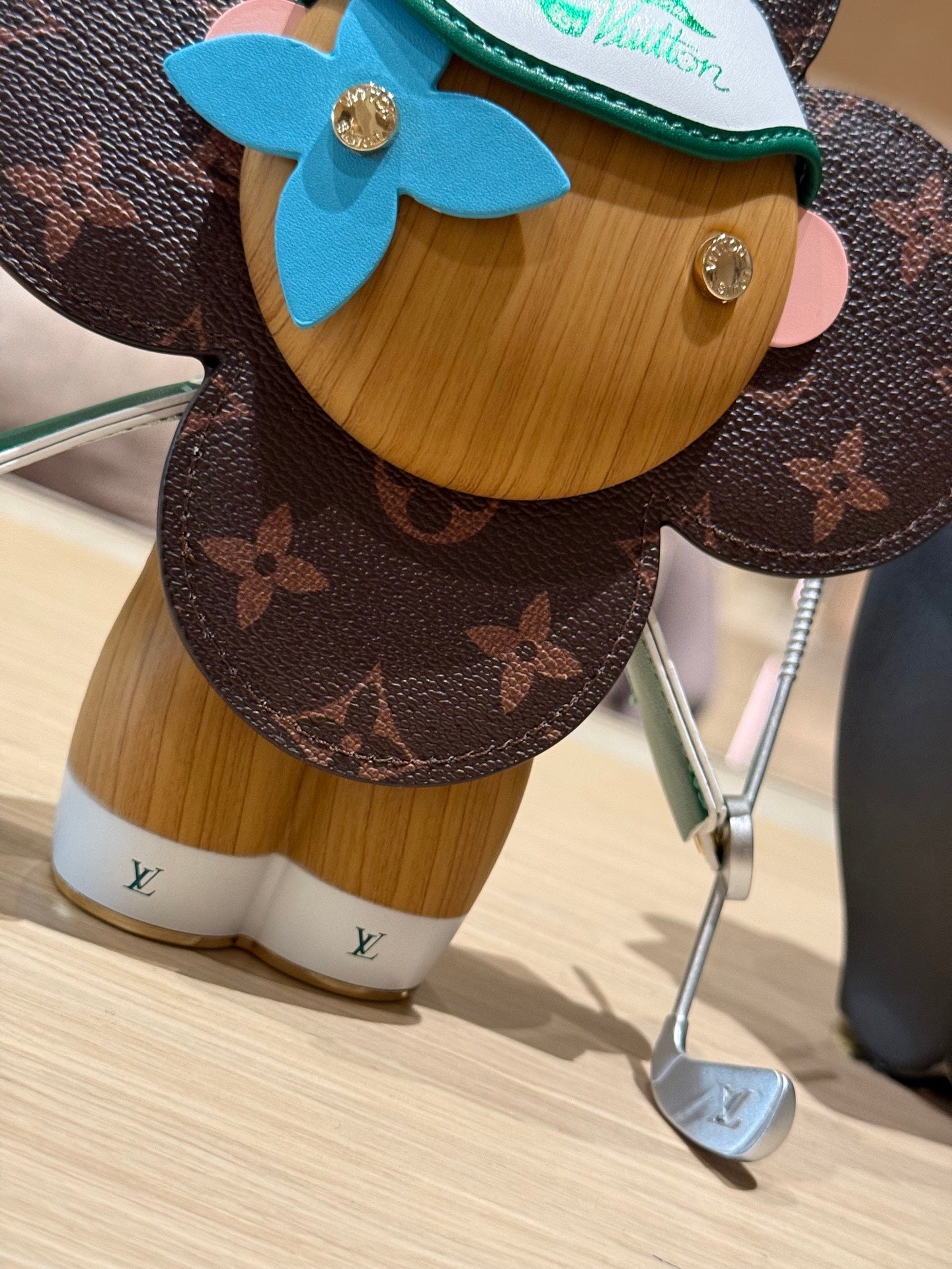 CUSTOM VIVIENNE SCENTED FIGURINE (BROWN)