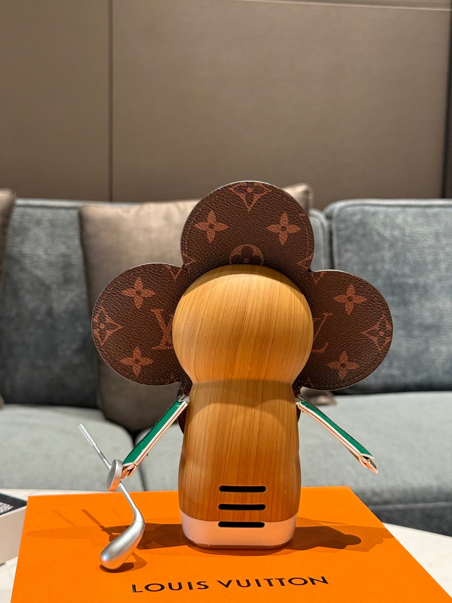 CUSTOM VIVIENNE SCENTED FIGURINE (BROWN)