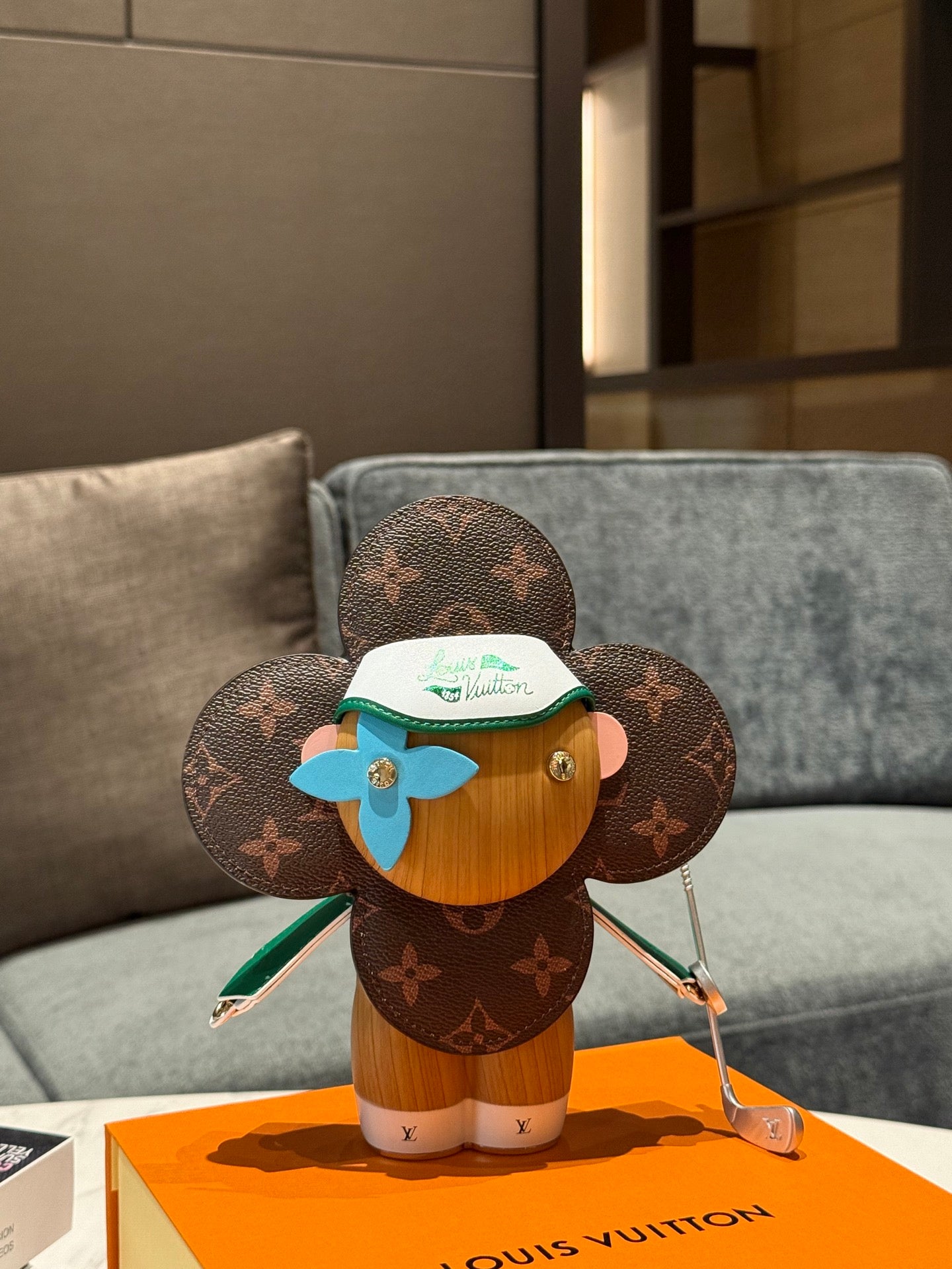 CUSTOM VIVIENNE SCENTED FIGURINE (BROWN)