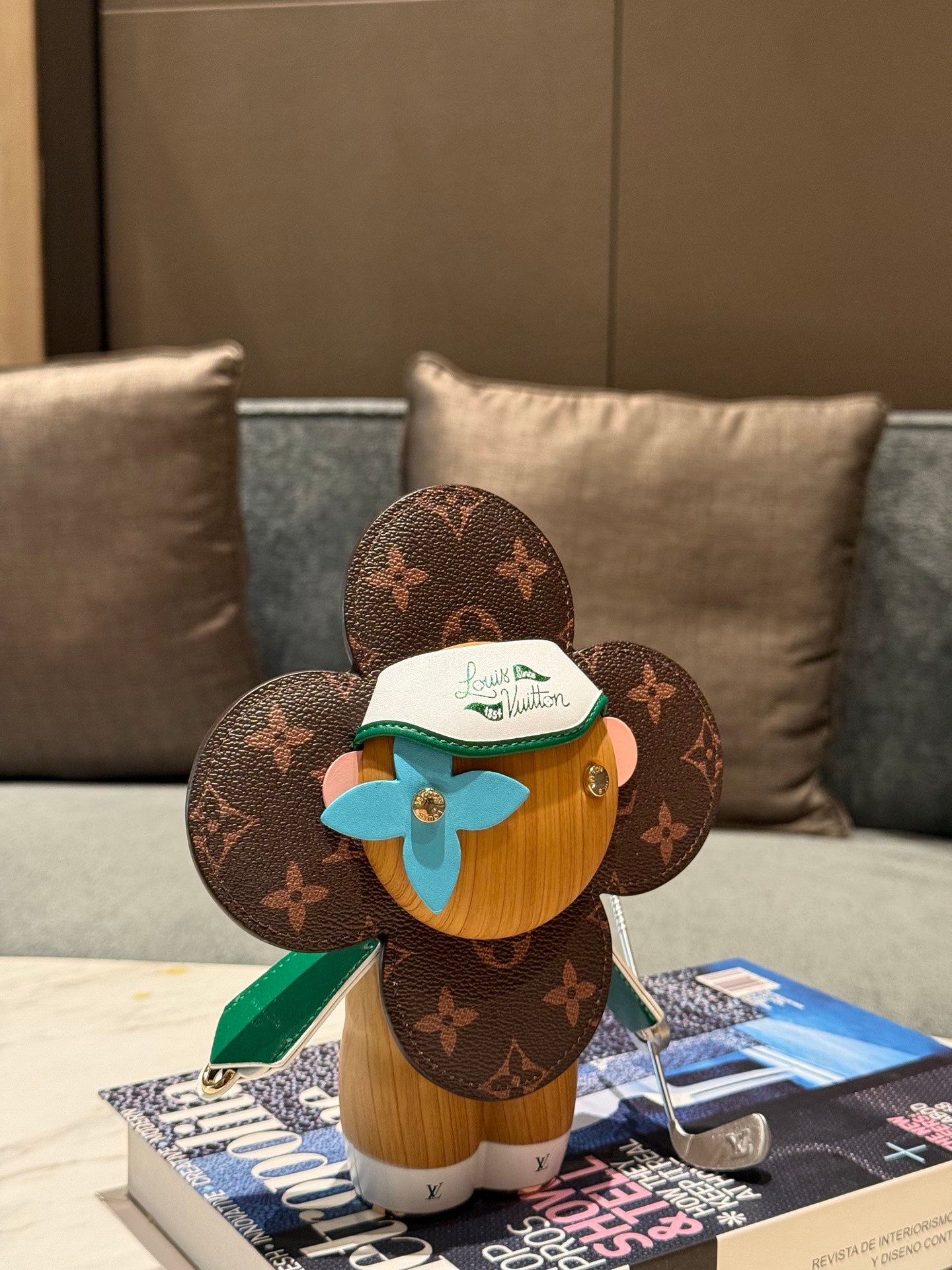 CUSTOM VIVIENNE SCENTED FIGURINE (BROWN)