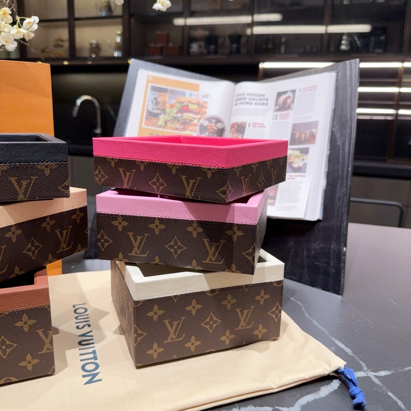 LV STACKABLE ACCESSORIES TRAY 2.0